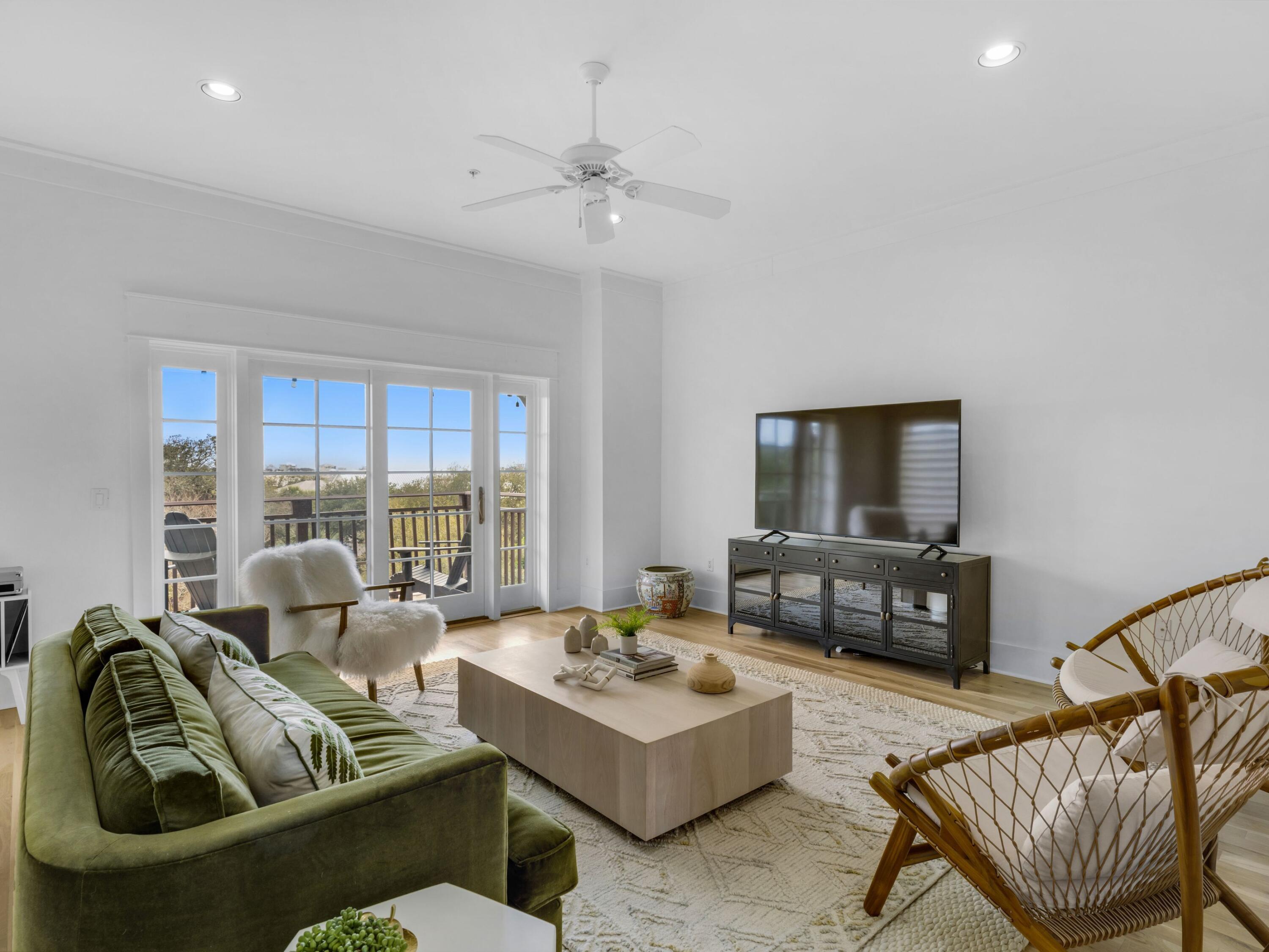 5231 E County Hwy 30A, UNIT B