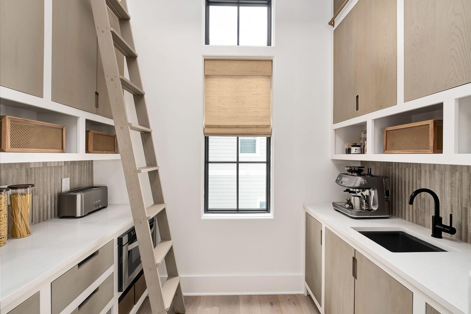 36 Grande Pointe Circle