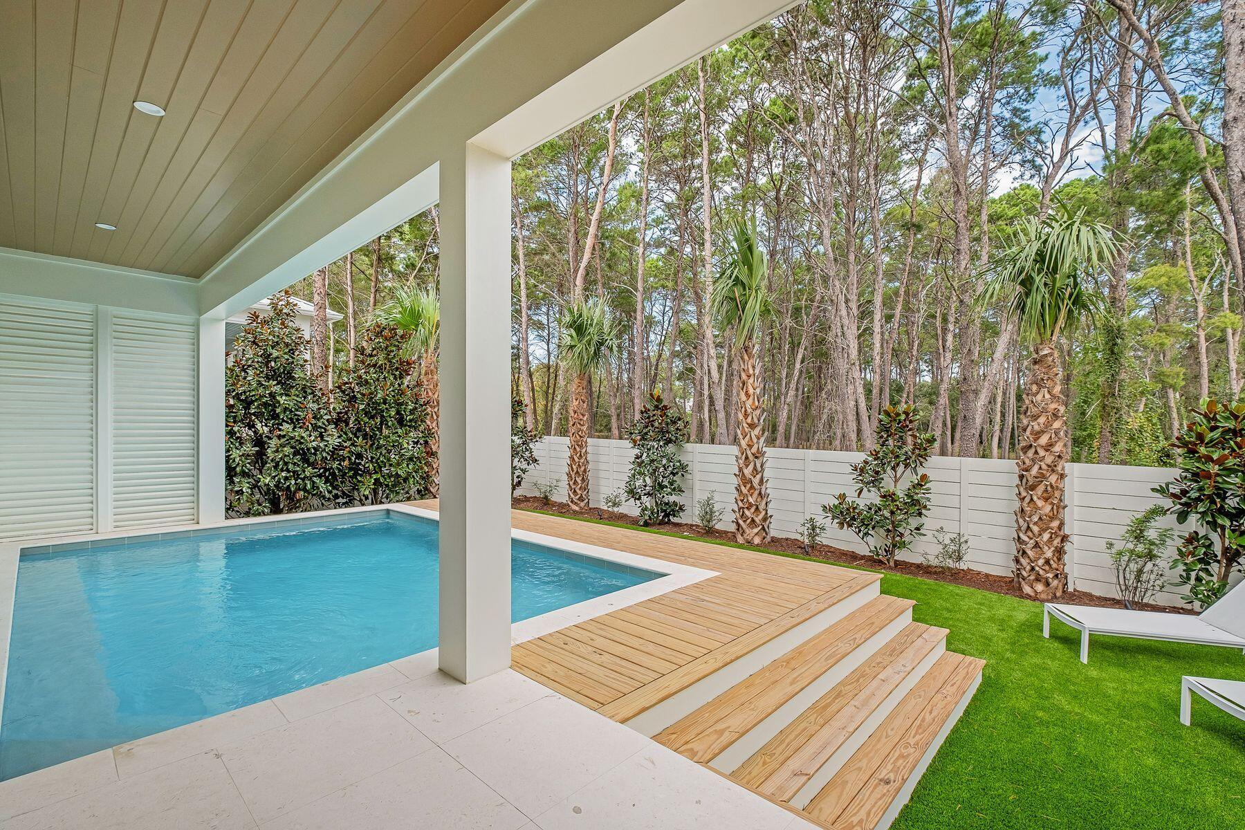 36 Grande Pointe Circle