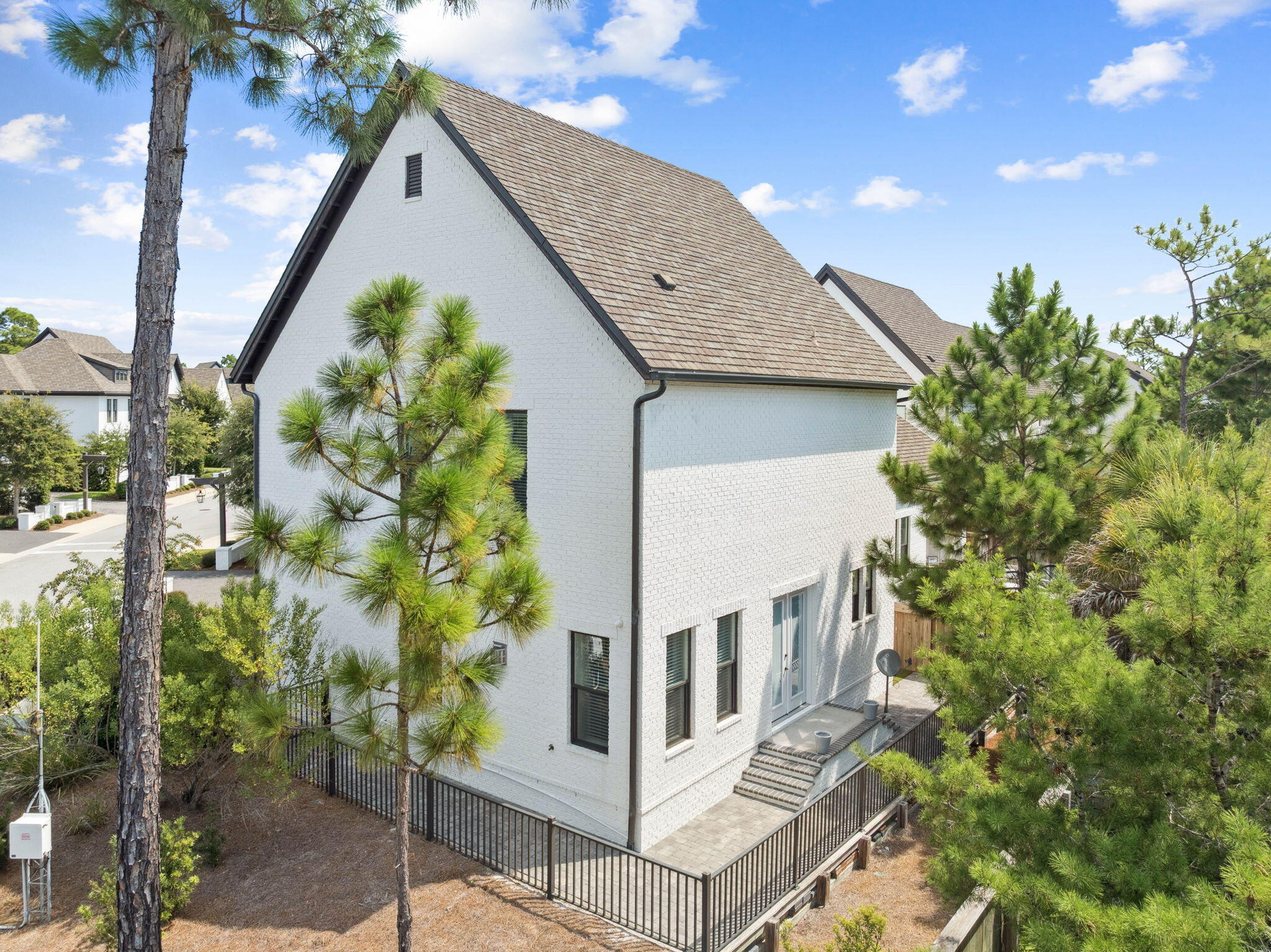 202 Ridgewalk Circle