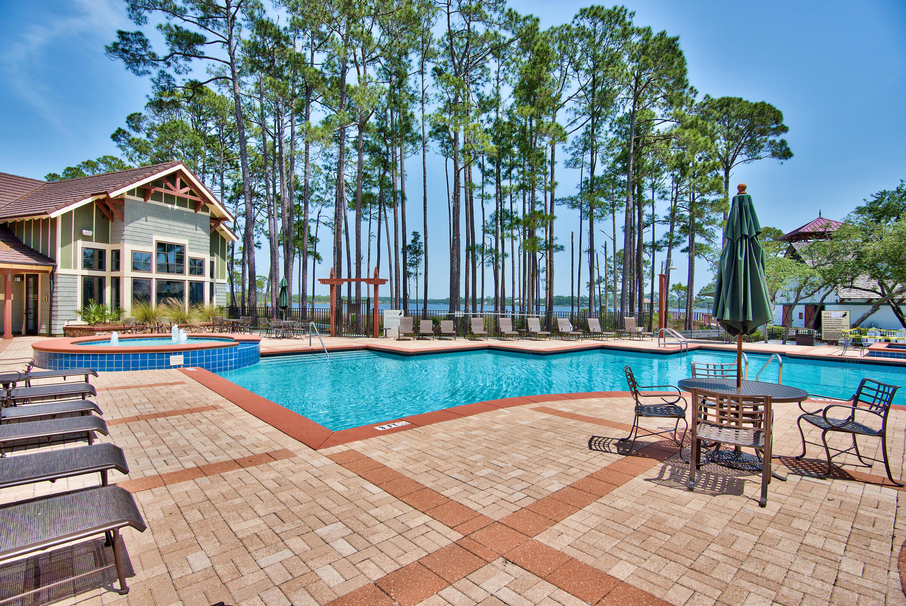 22207 Fox Glenn Trace