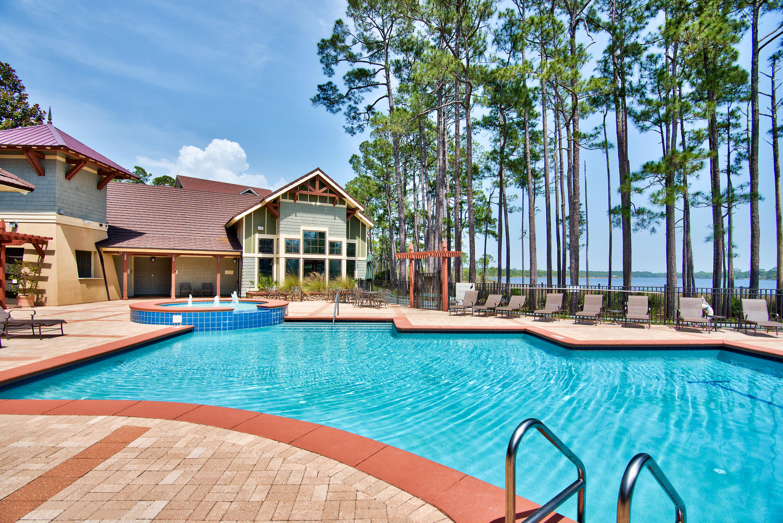 22207 Fox Glenn Trace