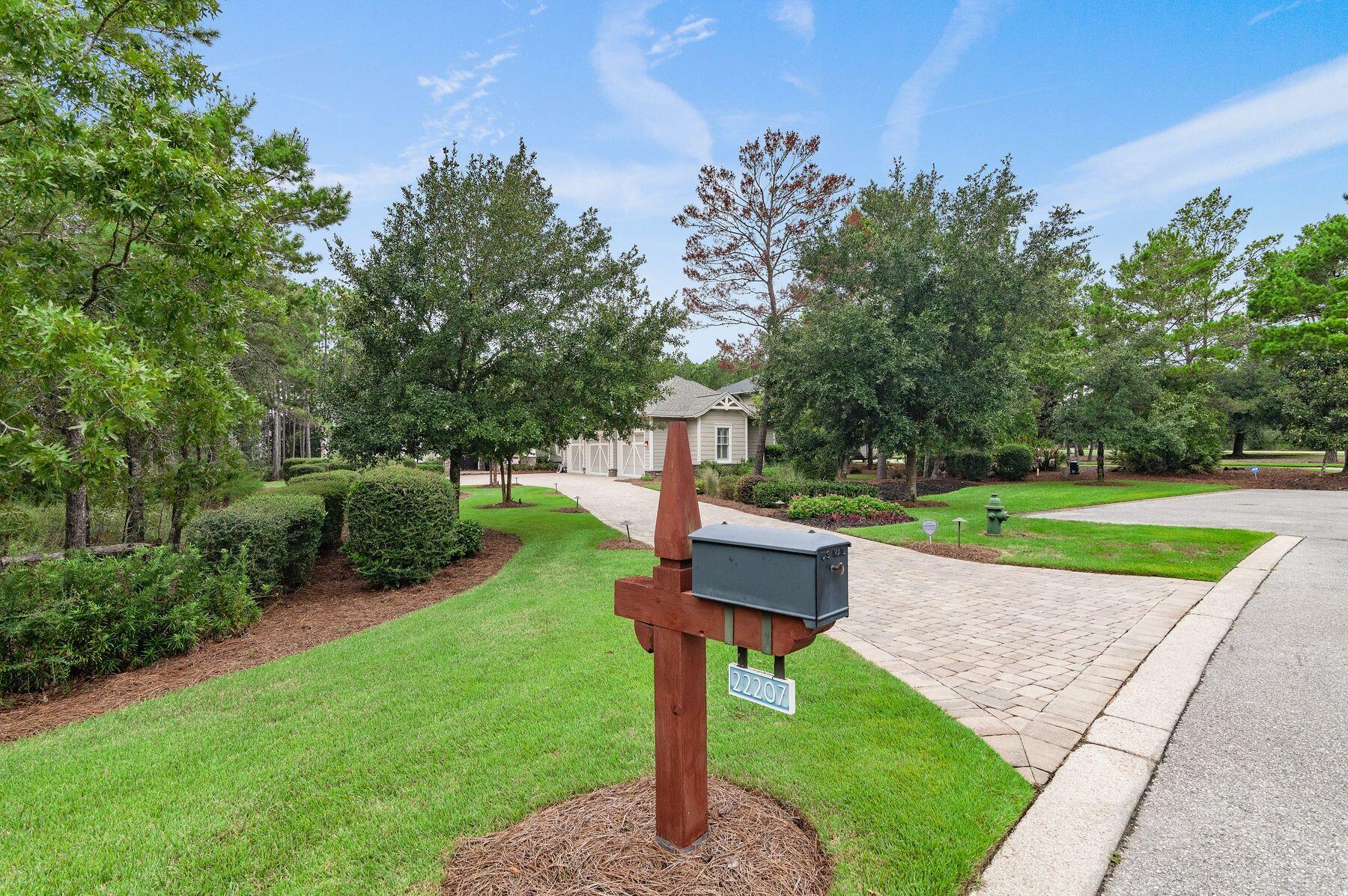 22207 Fox Glenn Trace