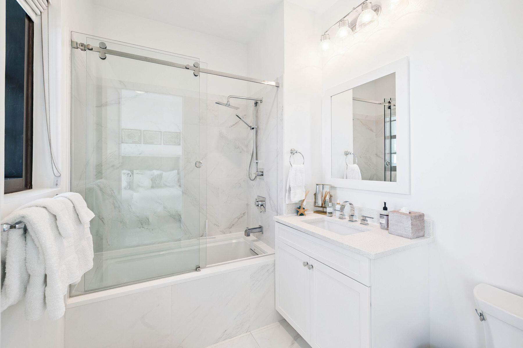 4463 W County Hwy 30A 400