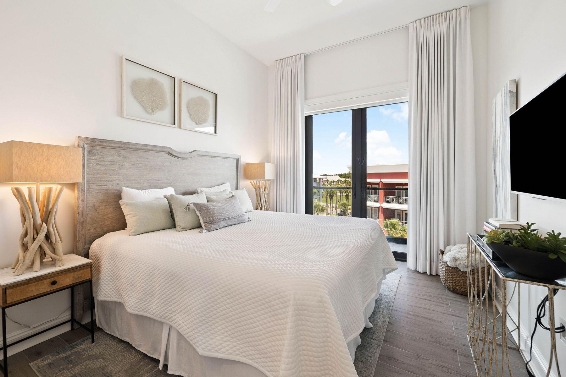 4463 W County Hwy 30A 400