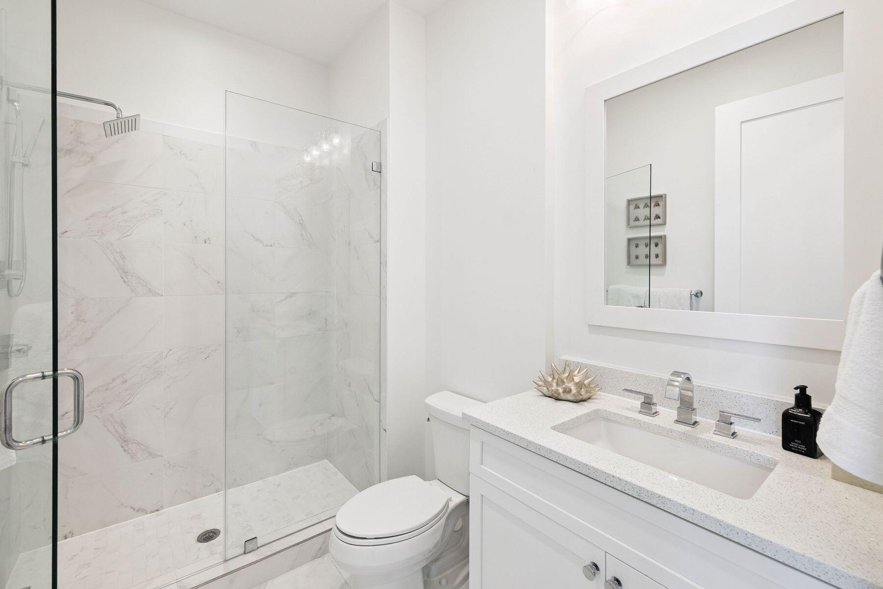 4463 W County Hwy 30A 400