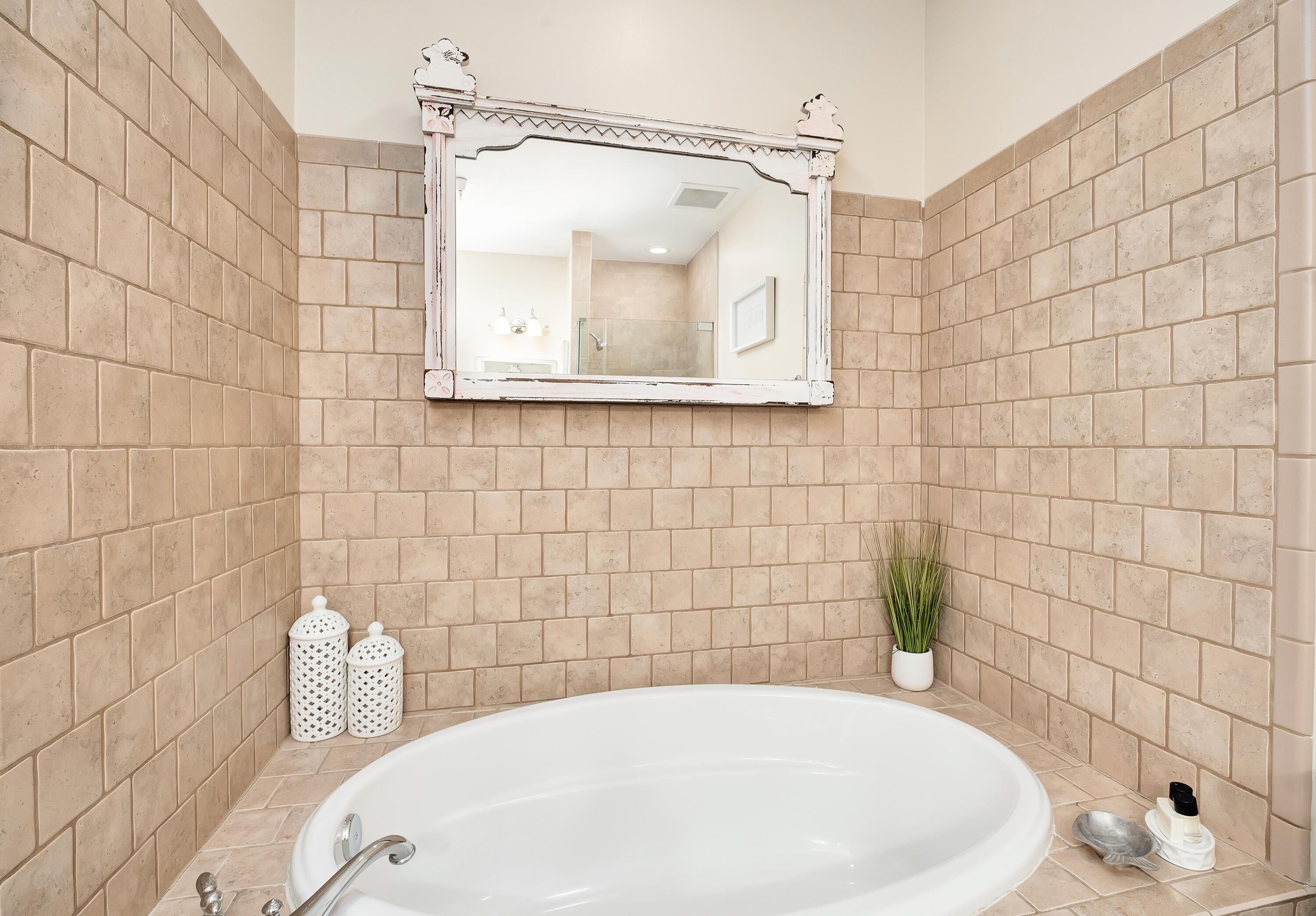 27 St. Augustine Street 6201