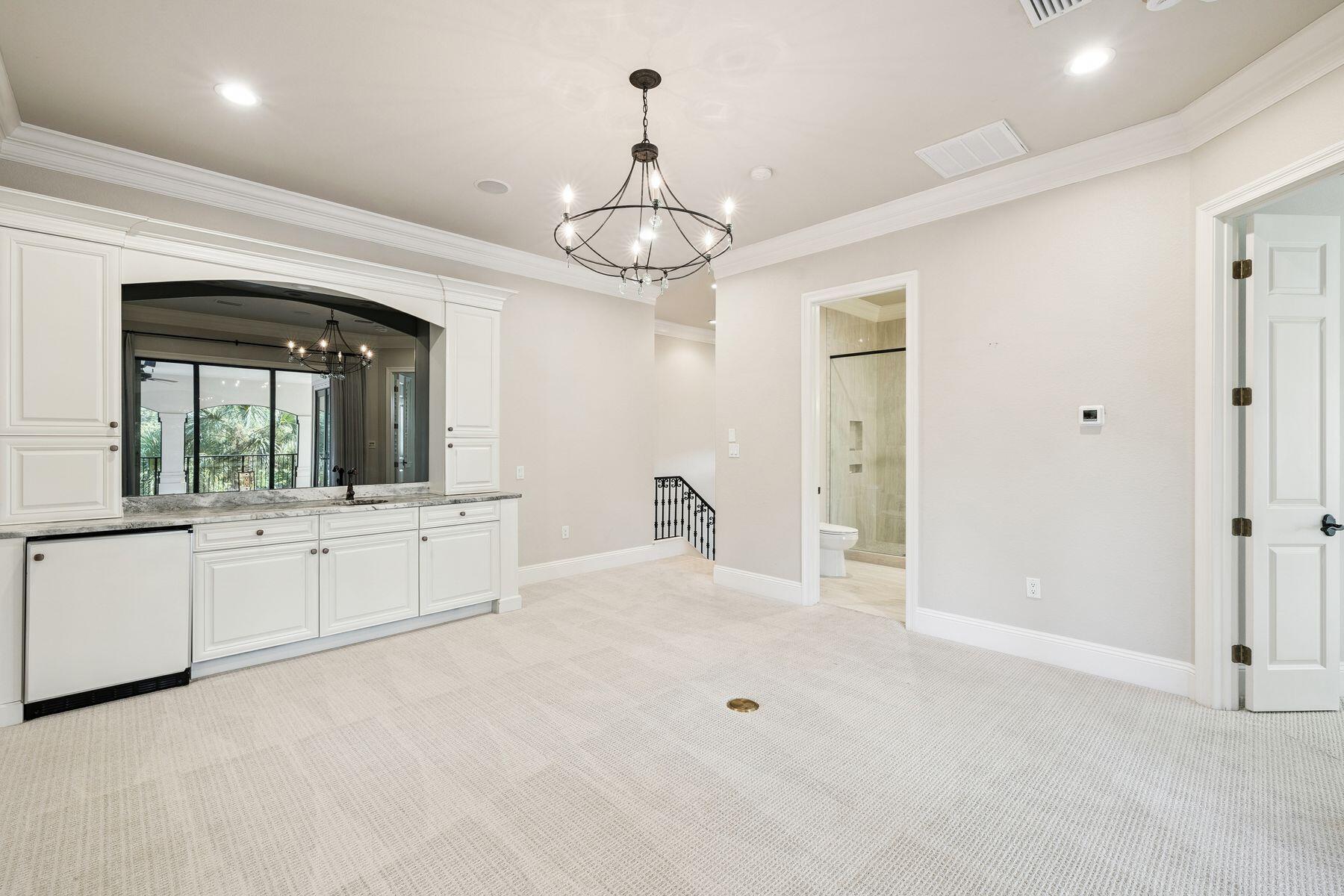 3400 Ravenwood Lane