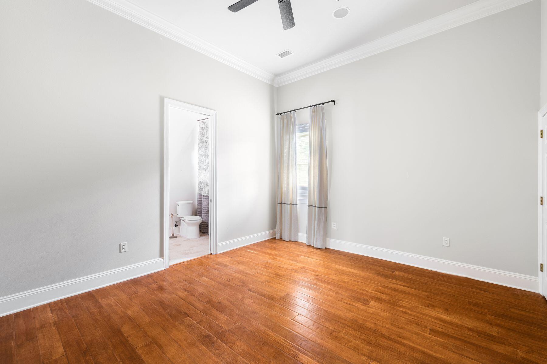 3400 Ravenwood Lane