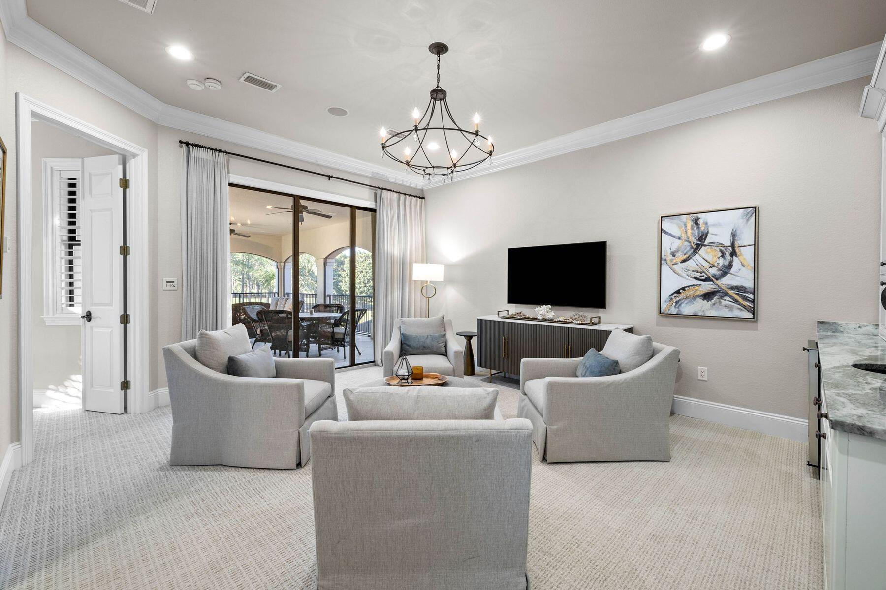 3400 Ravenwood Lane
