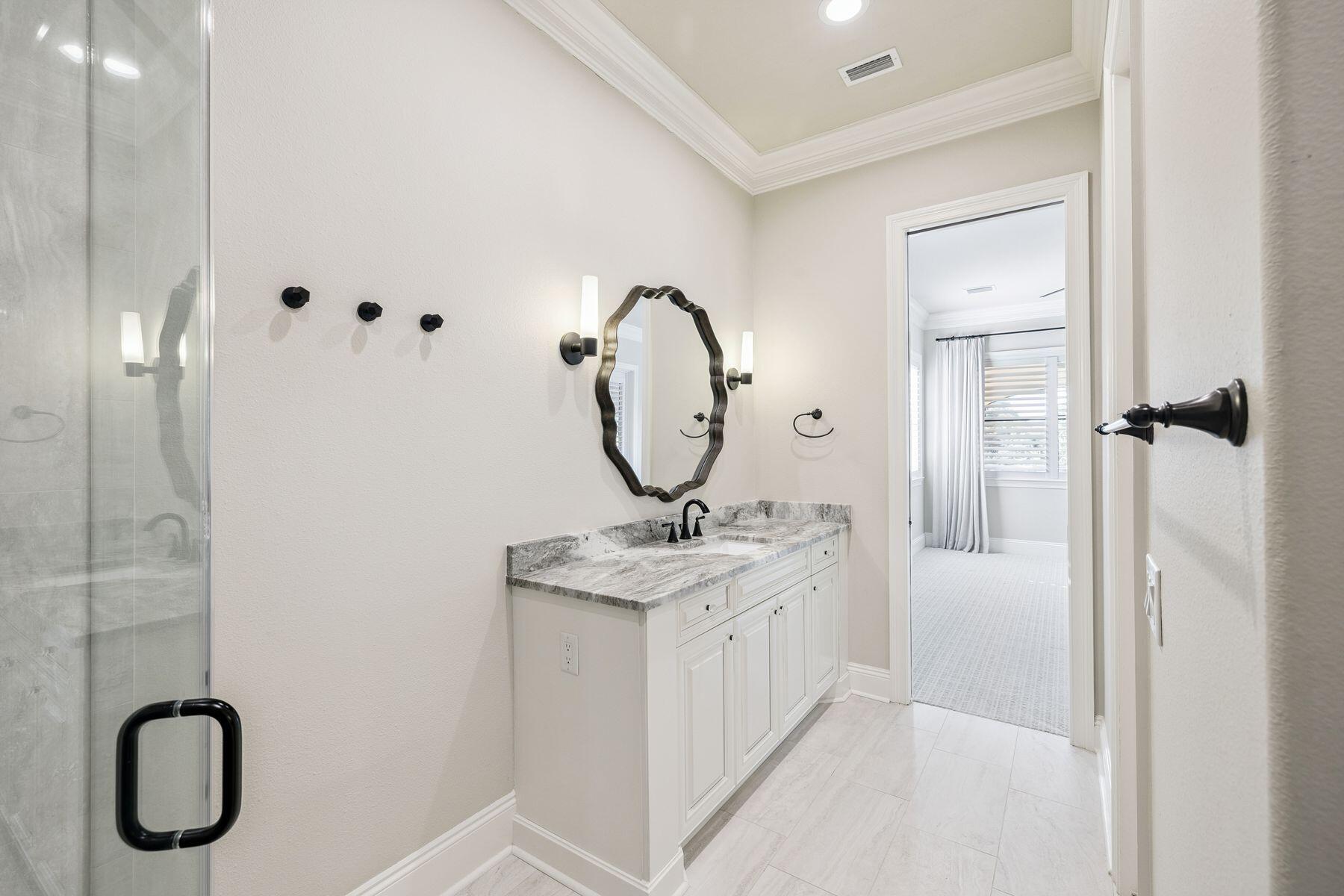 3400 Ravenwood Lane