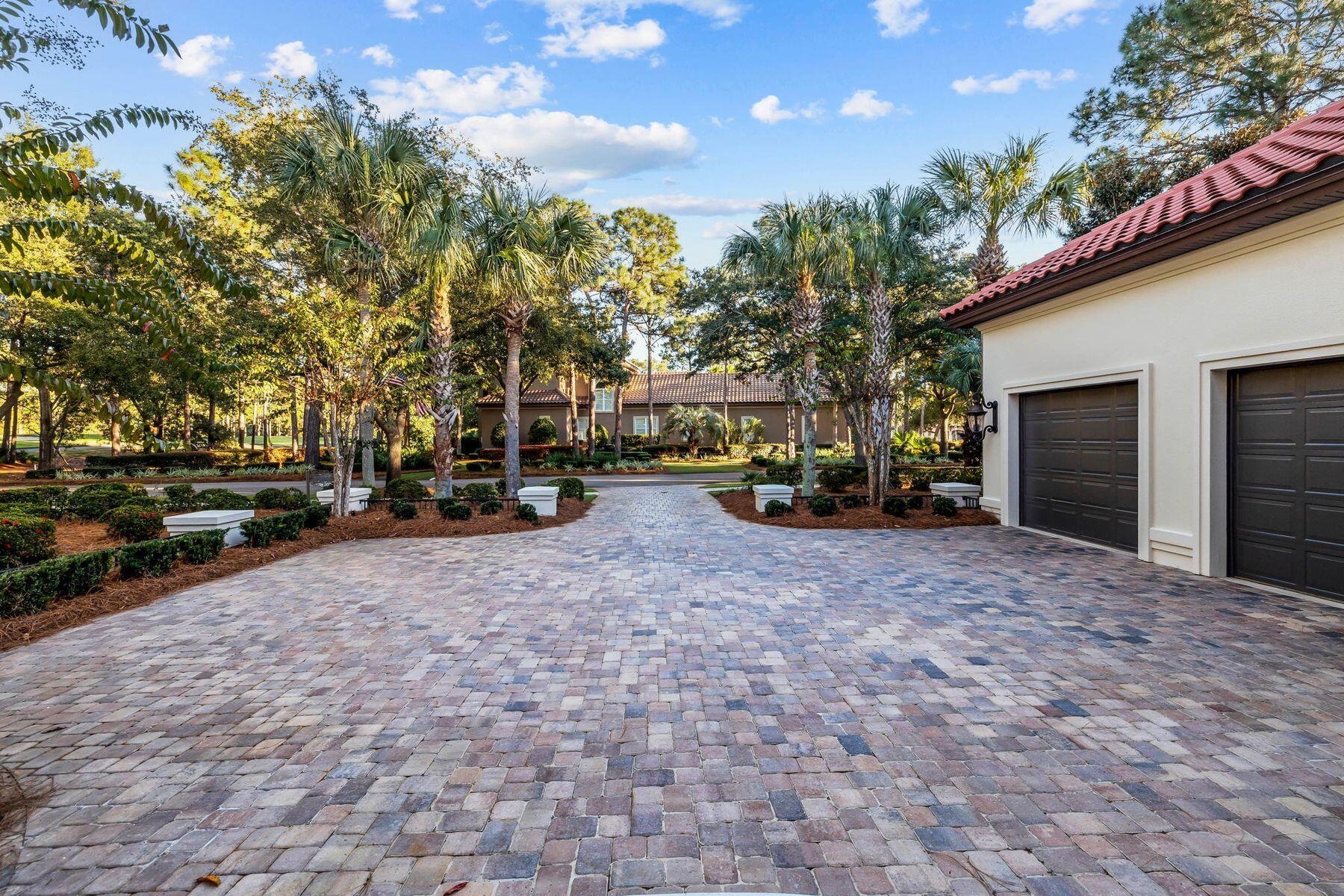 3400 Ravenwood Lane