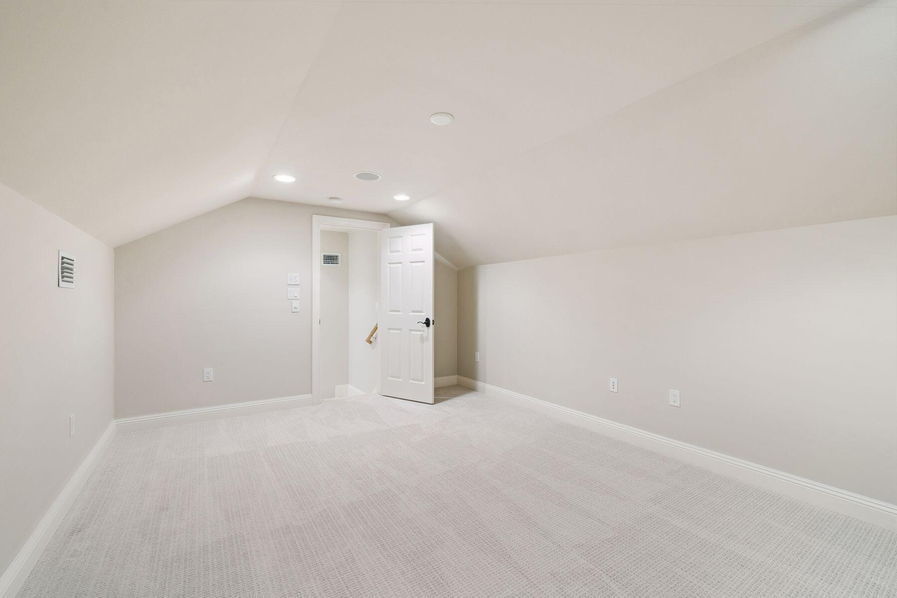 3400 Ravenwood Lane