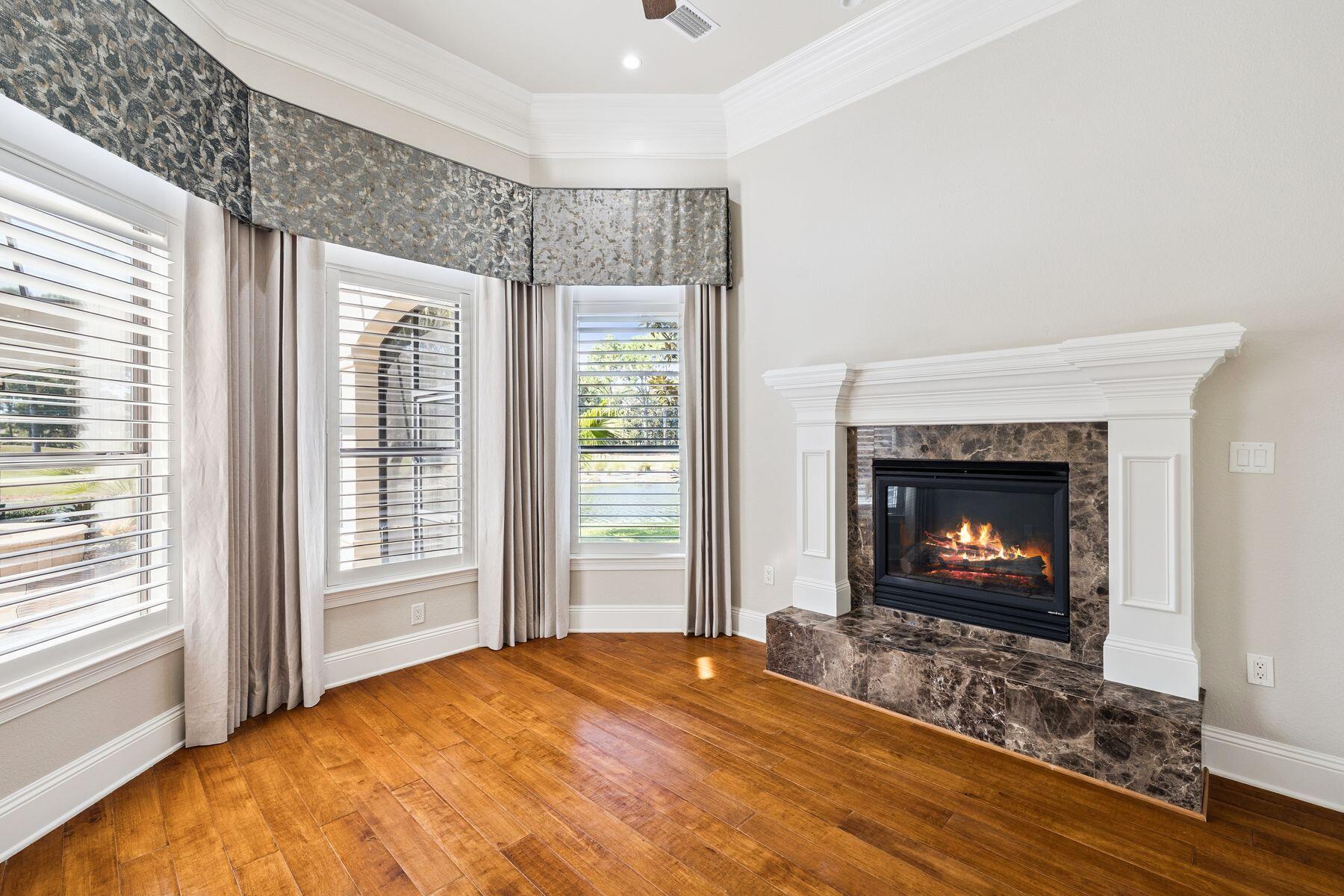 3400 Ravenwood Lane