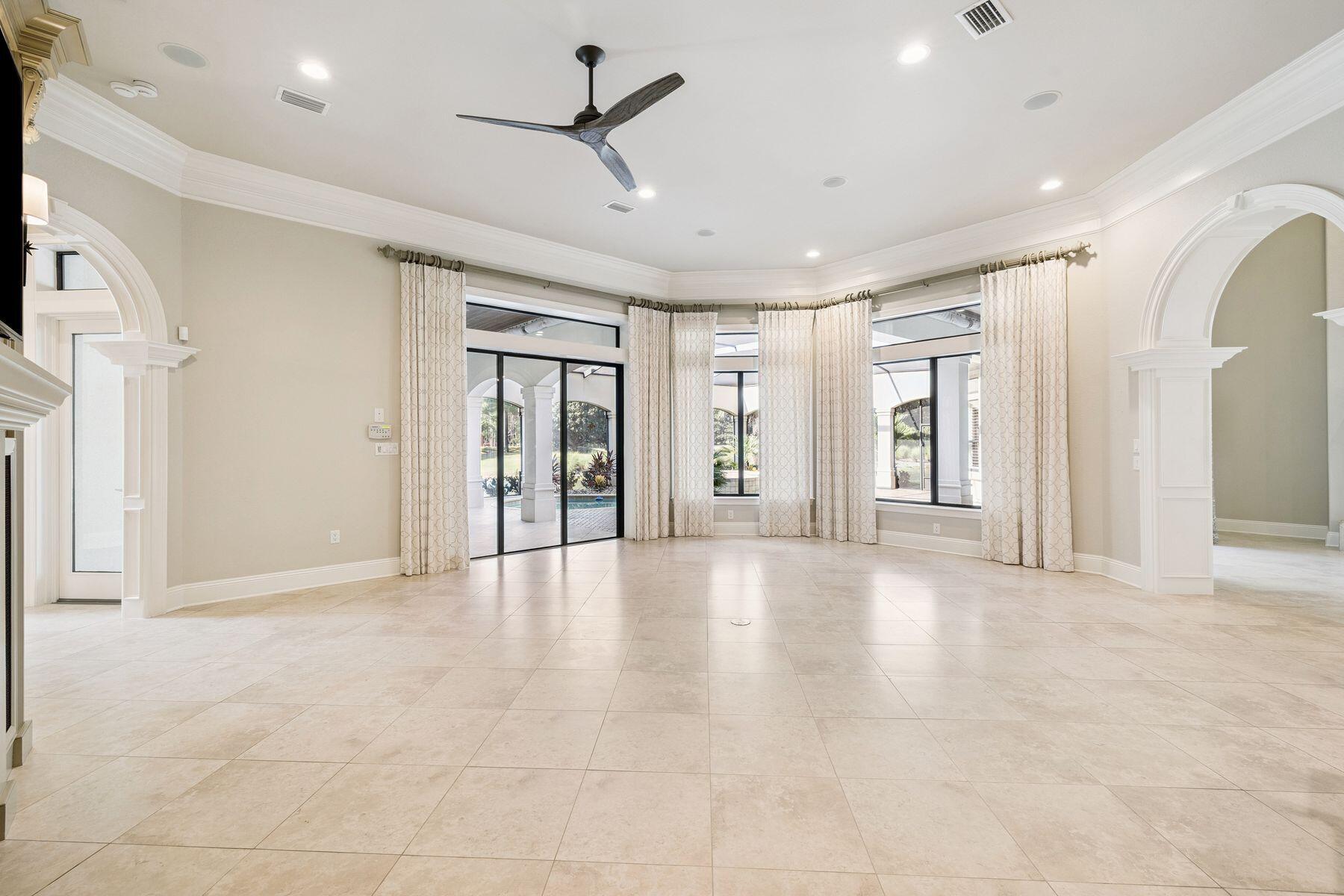 3400 Ravenwood Lane