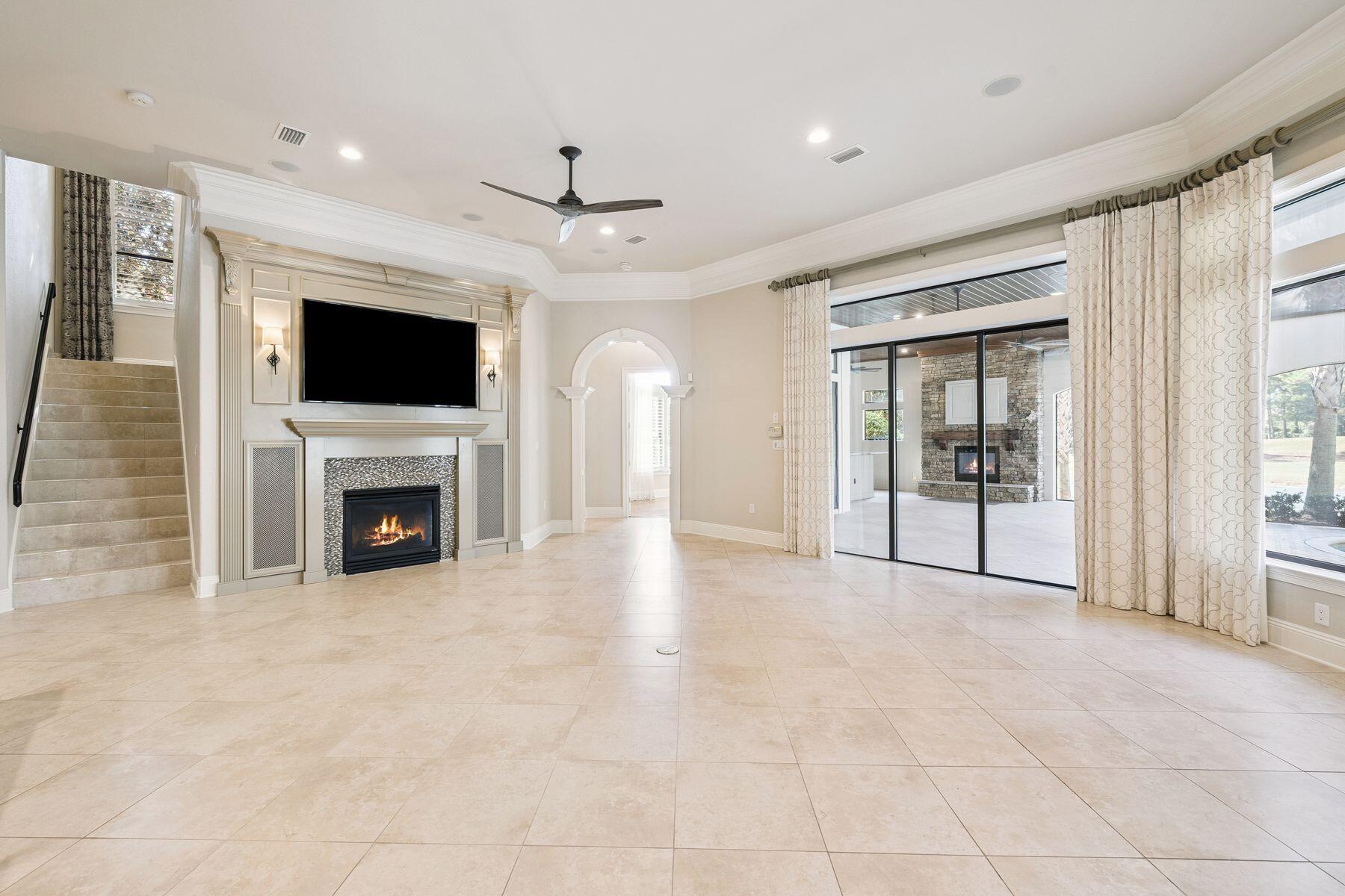3400 Ravenwood Lane