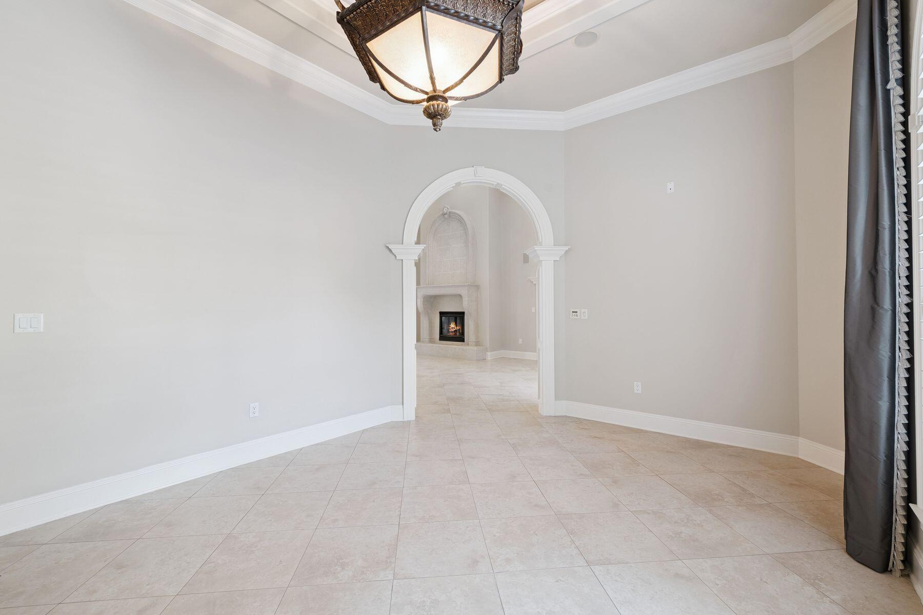 3400 Ravenwood Lane