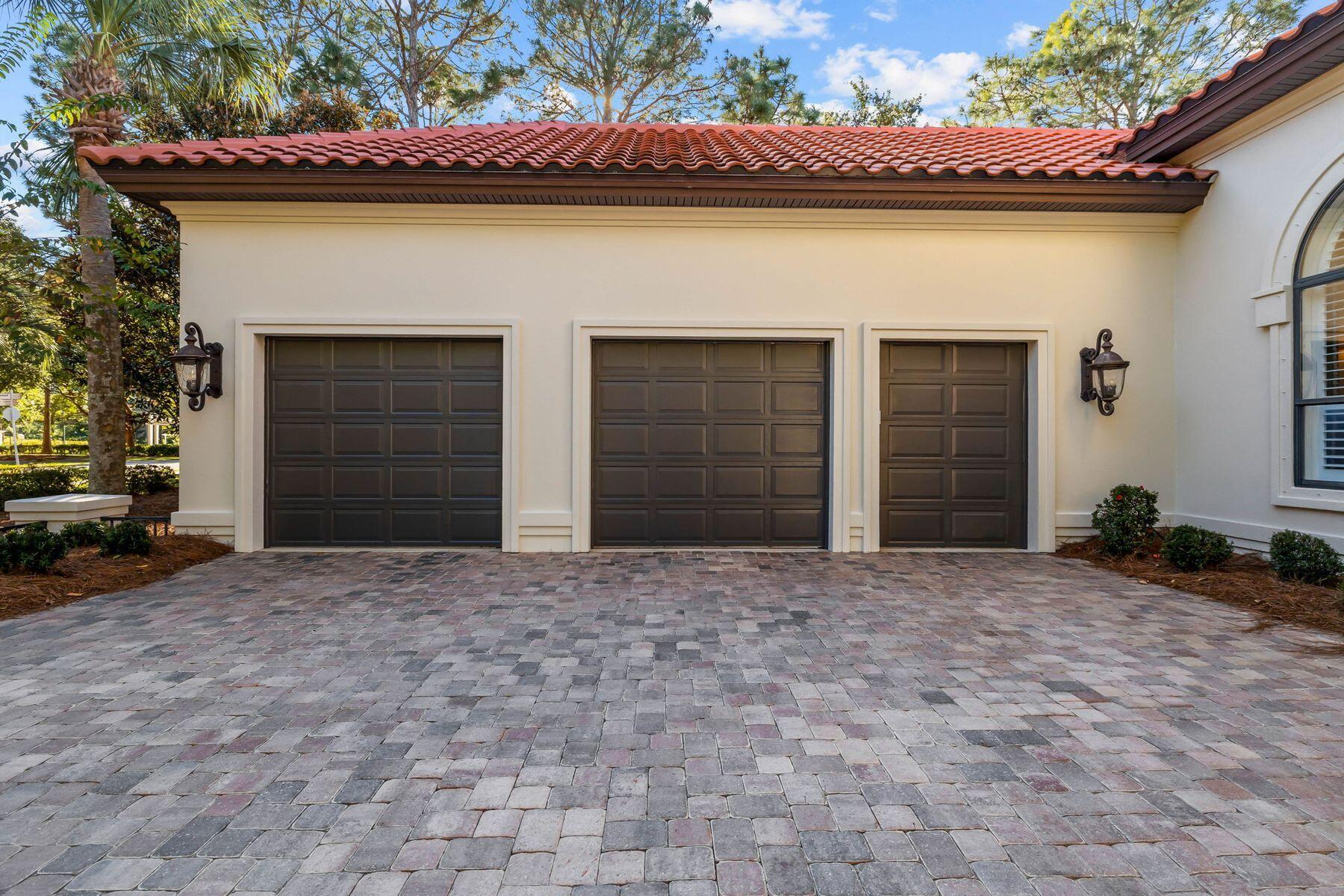3400 Ravenwood Lane