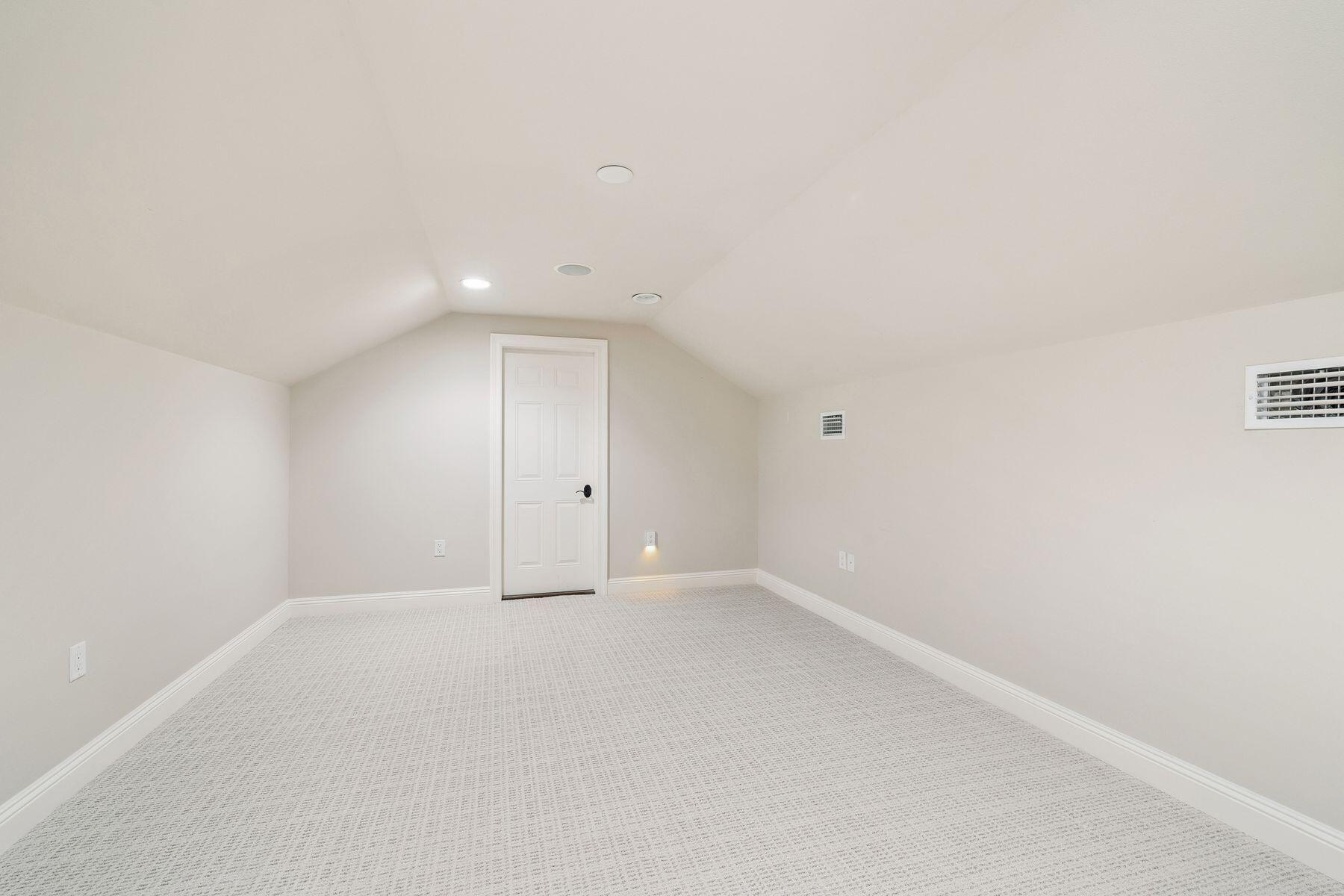 3400 Ravenwood Lane
