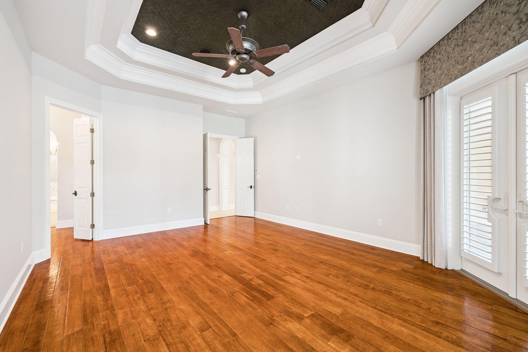 3400 Ravenwood Lane