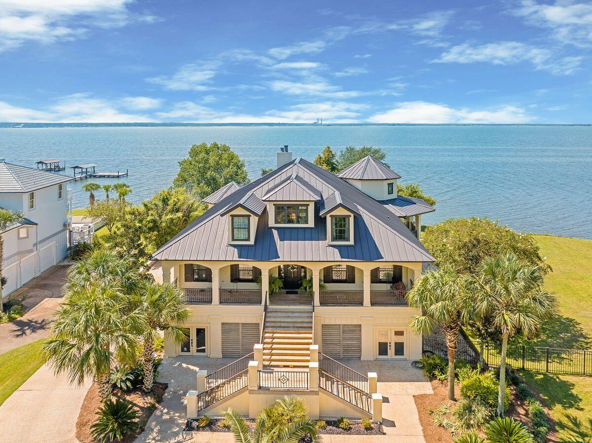4544 Bayside Drive
