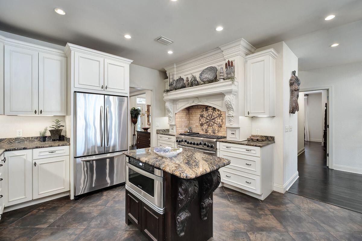 4544 Bayside Drive