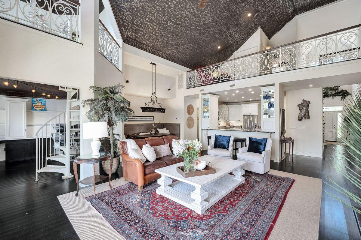 4544 Bayside Drive