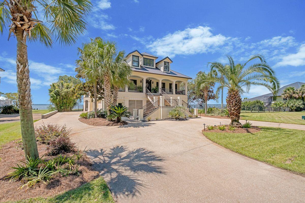 4544 Bayside Drive