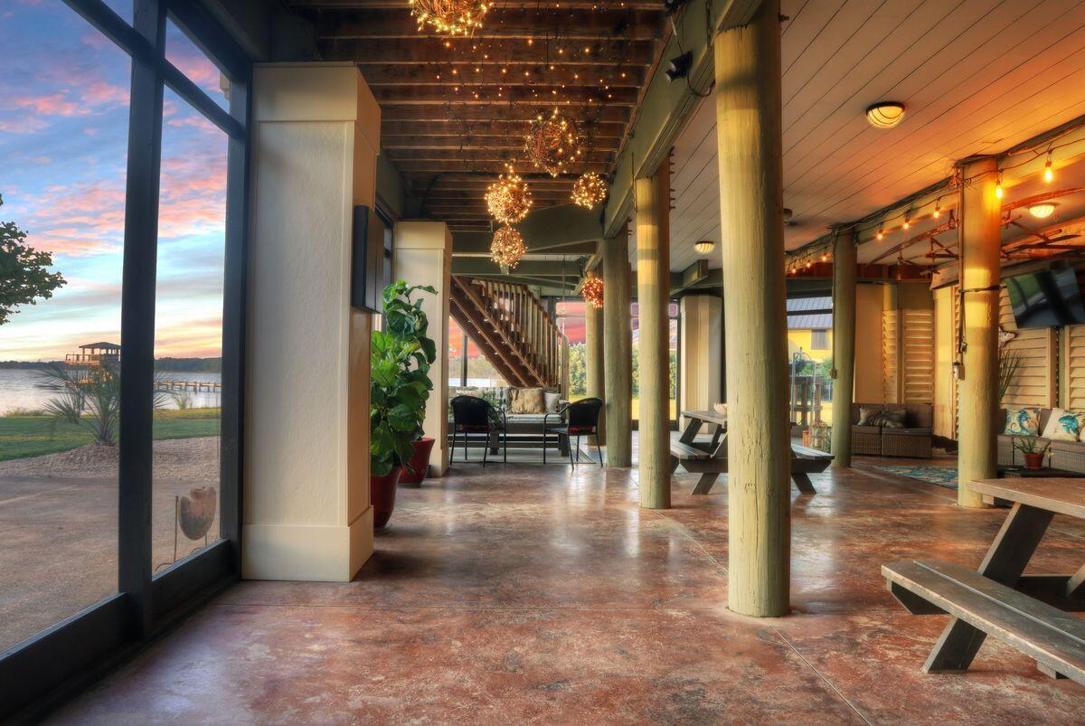 4544 Bayside Drive