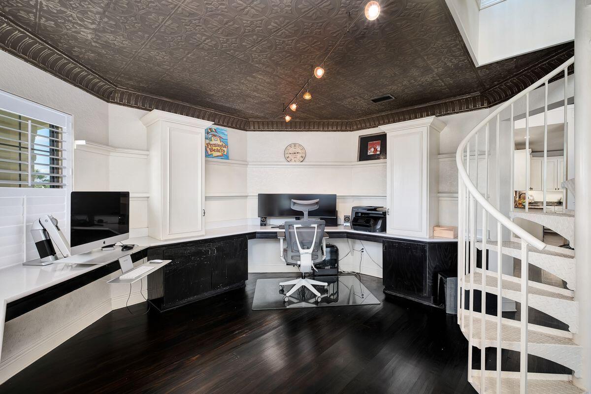 4544 Bayside Drive