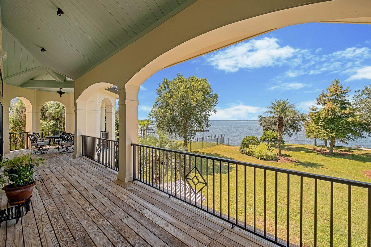 4544 Bayside Drive