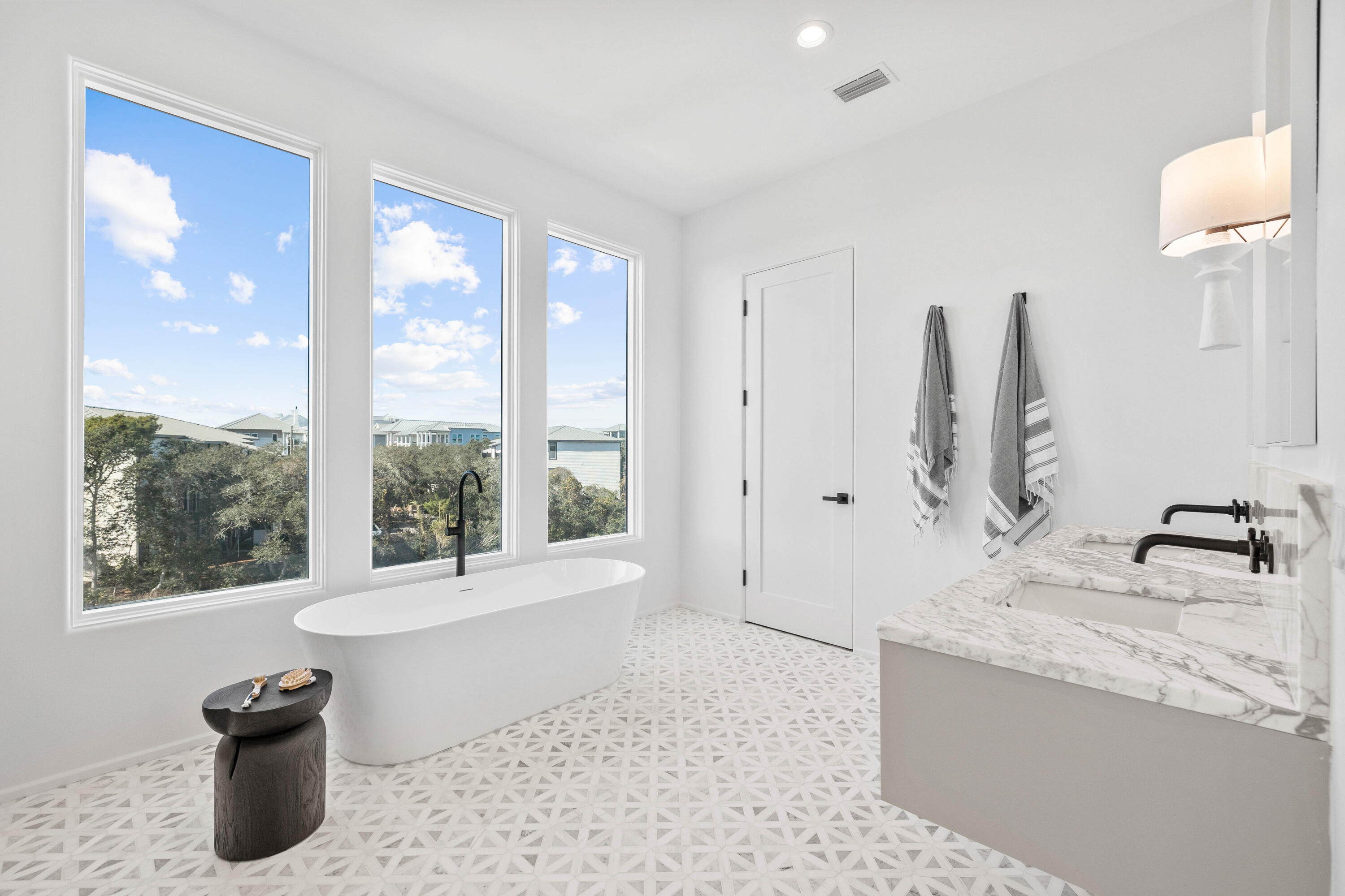 244 W Park Place Avenue