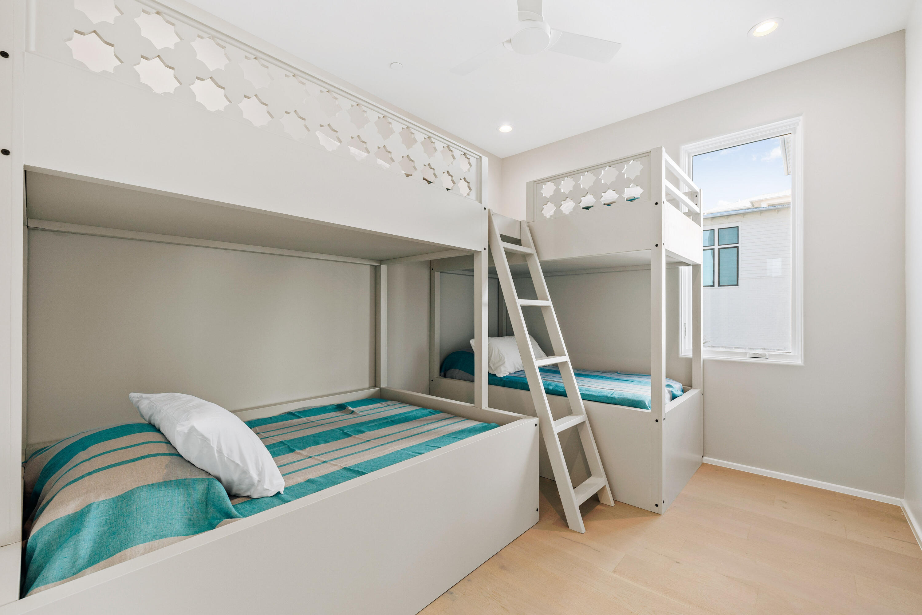 244 W Park Place Avenue