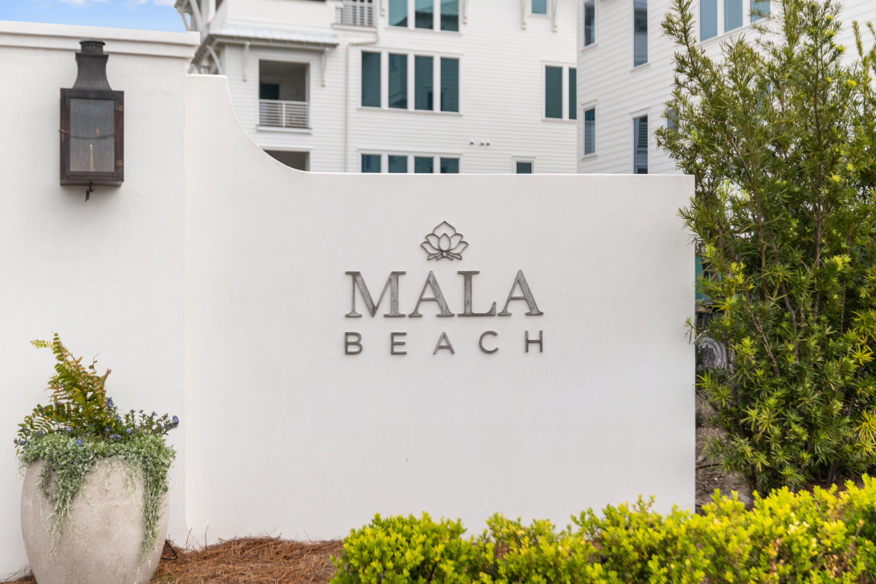 244 W Park Place Avenue