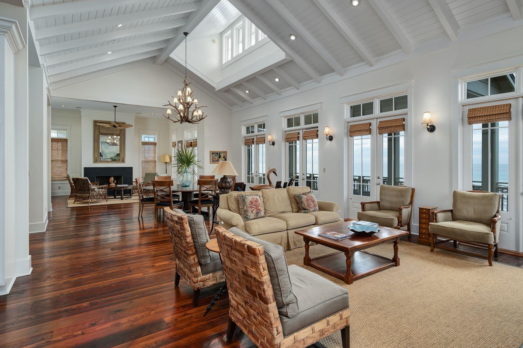 244 W Bermuda Drive