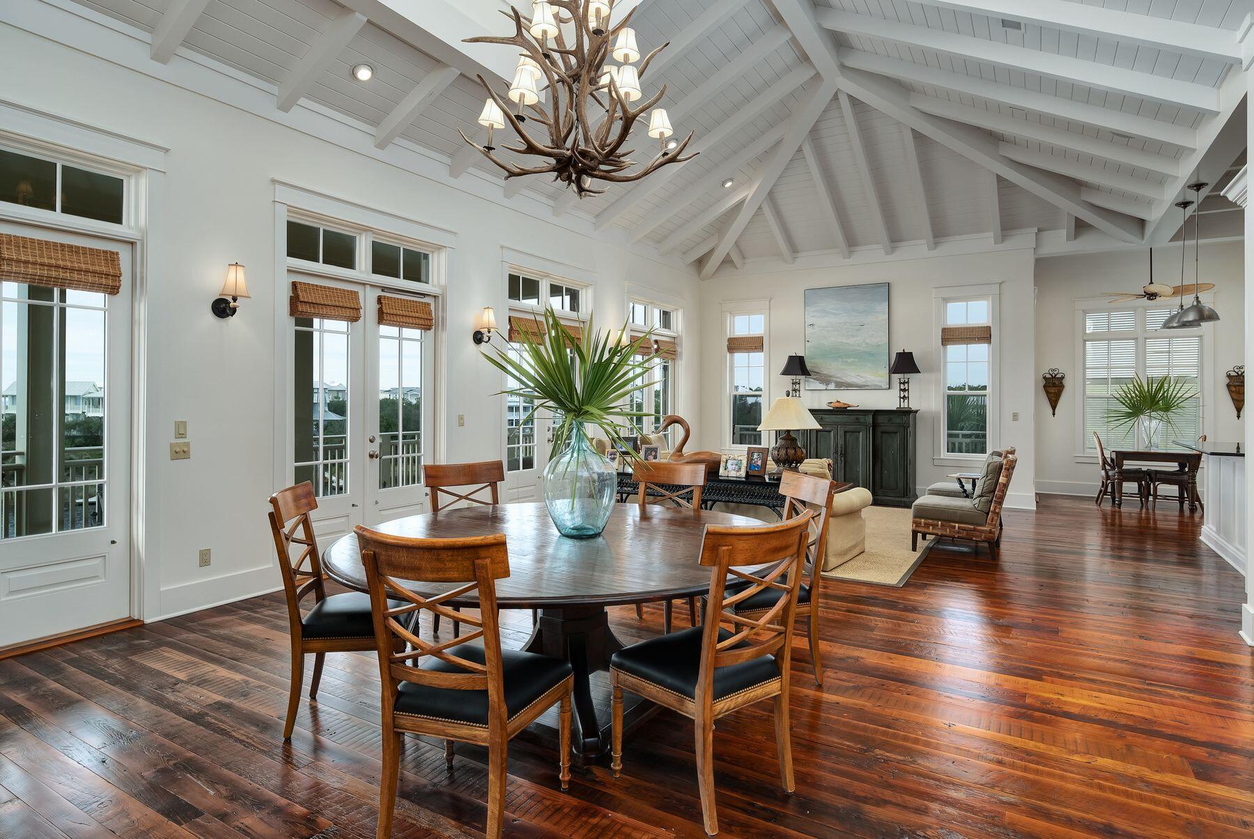 244 W Bermuda Drive