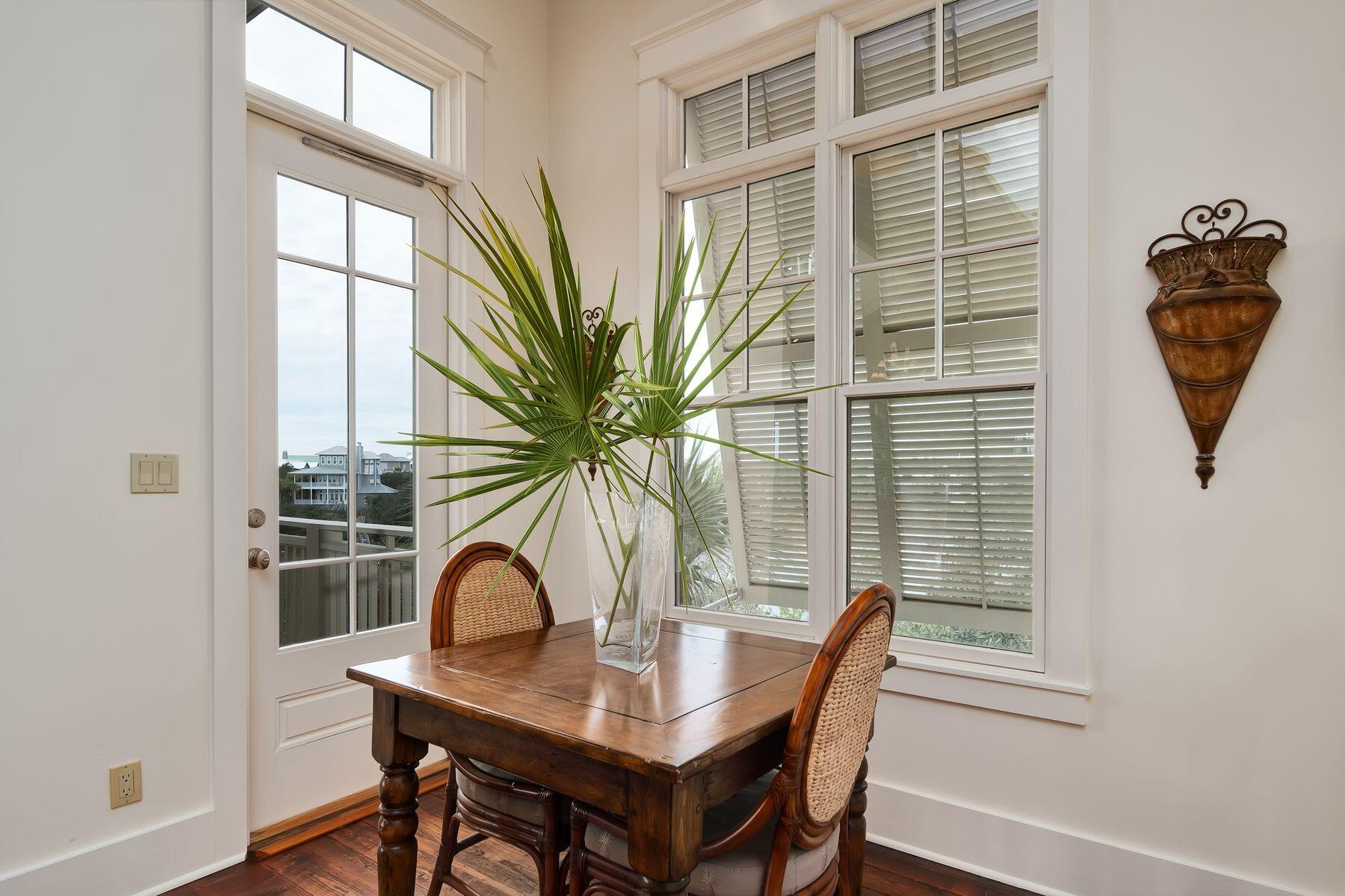 244 W Bermuda Drive