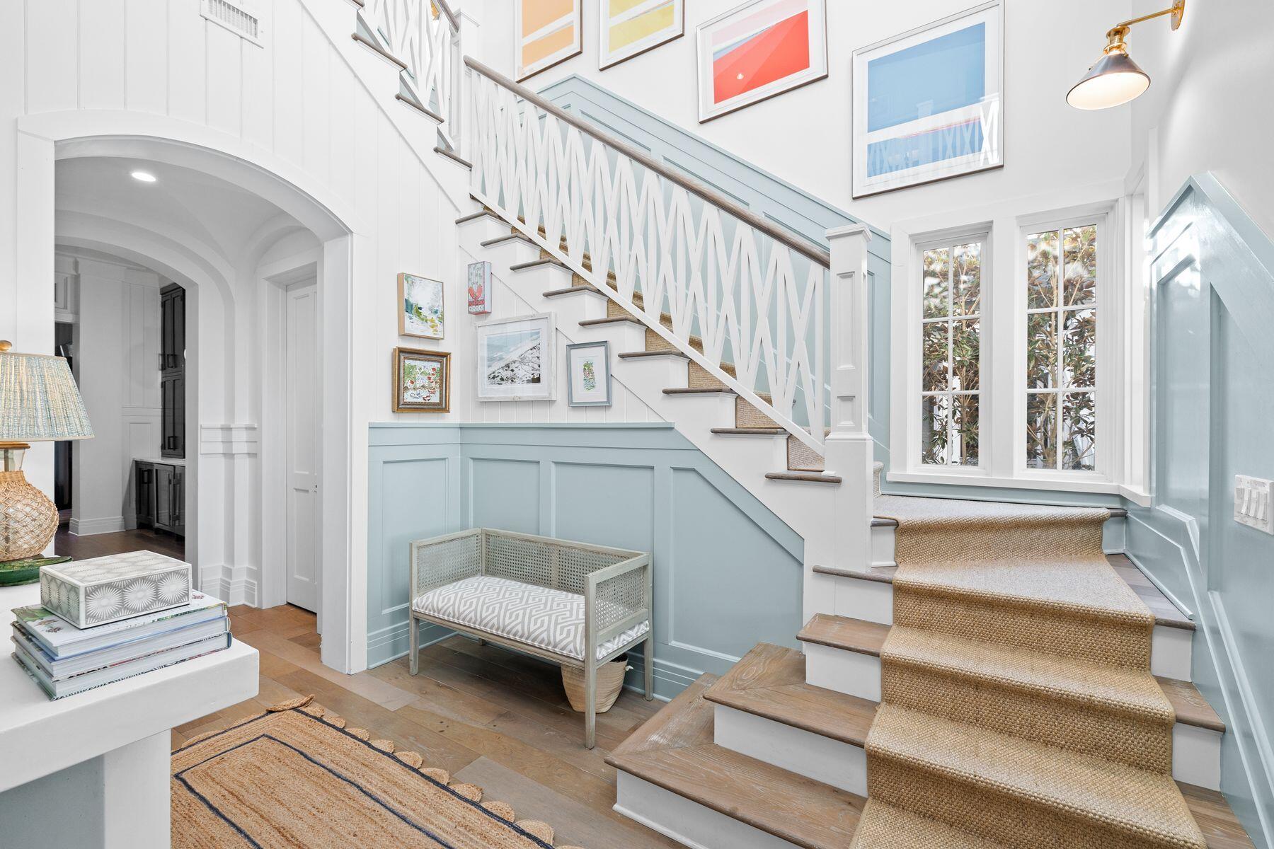 29 W Yacht Pond Lane