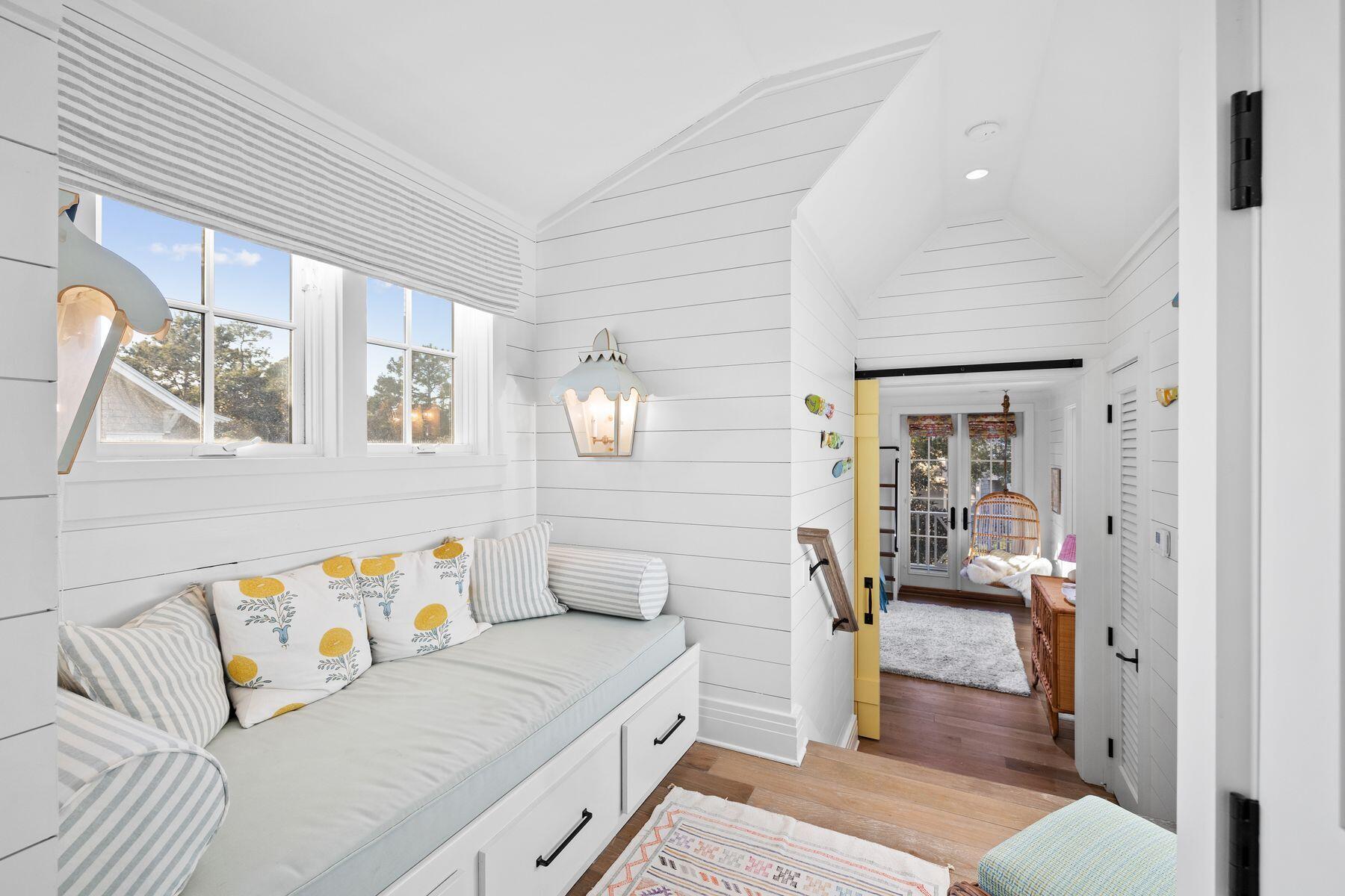 29 W Yacht Pond Lane