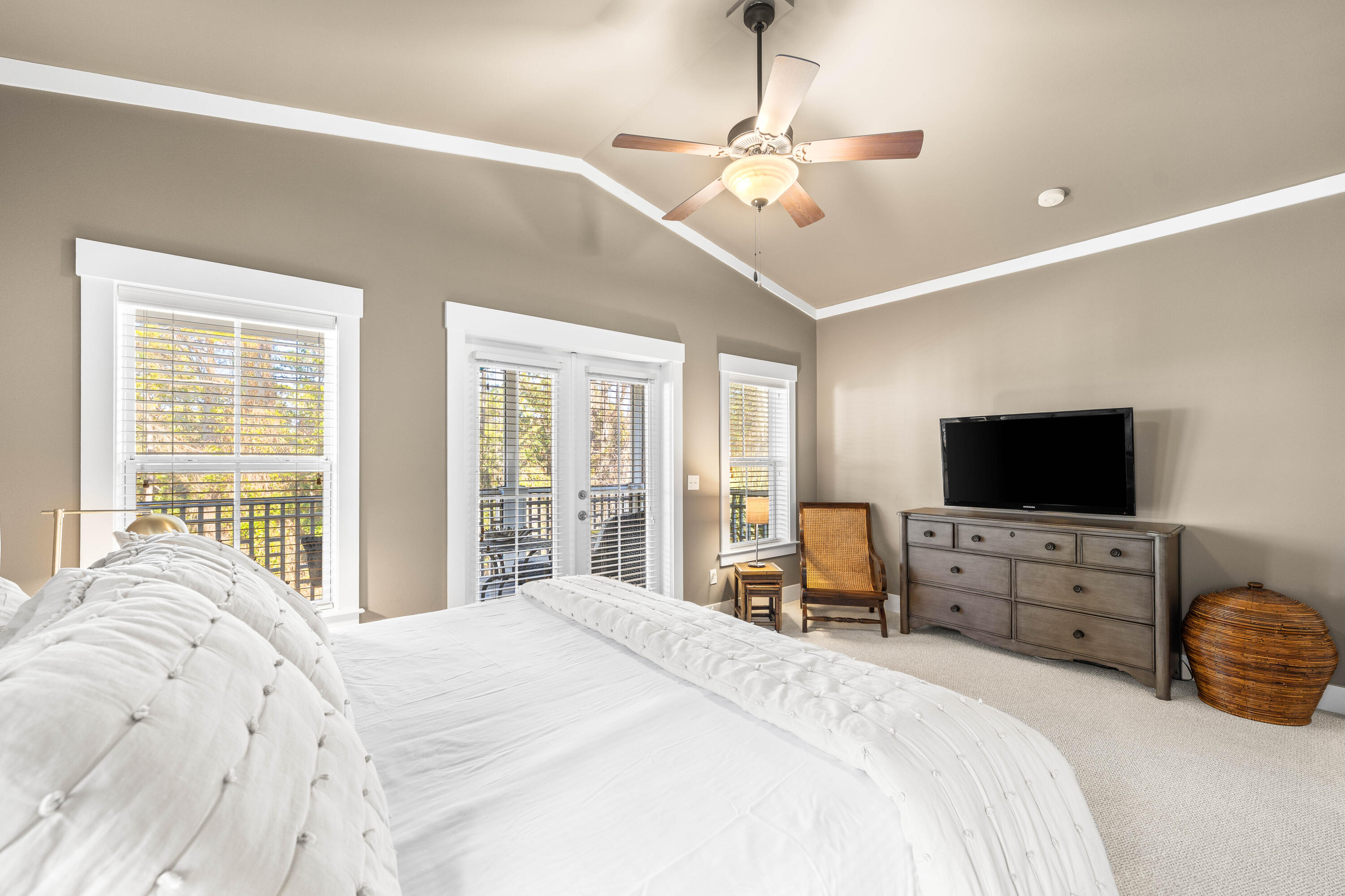 214 E Blue Crab Loop