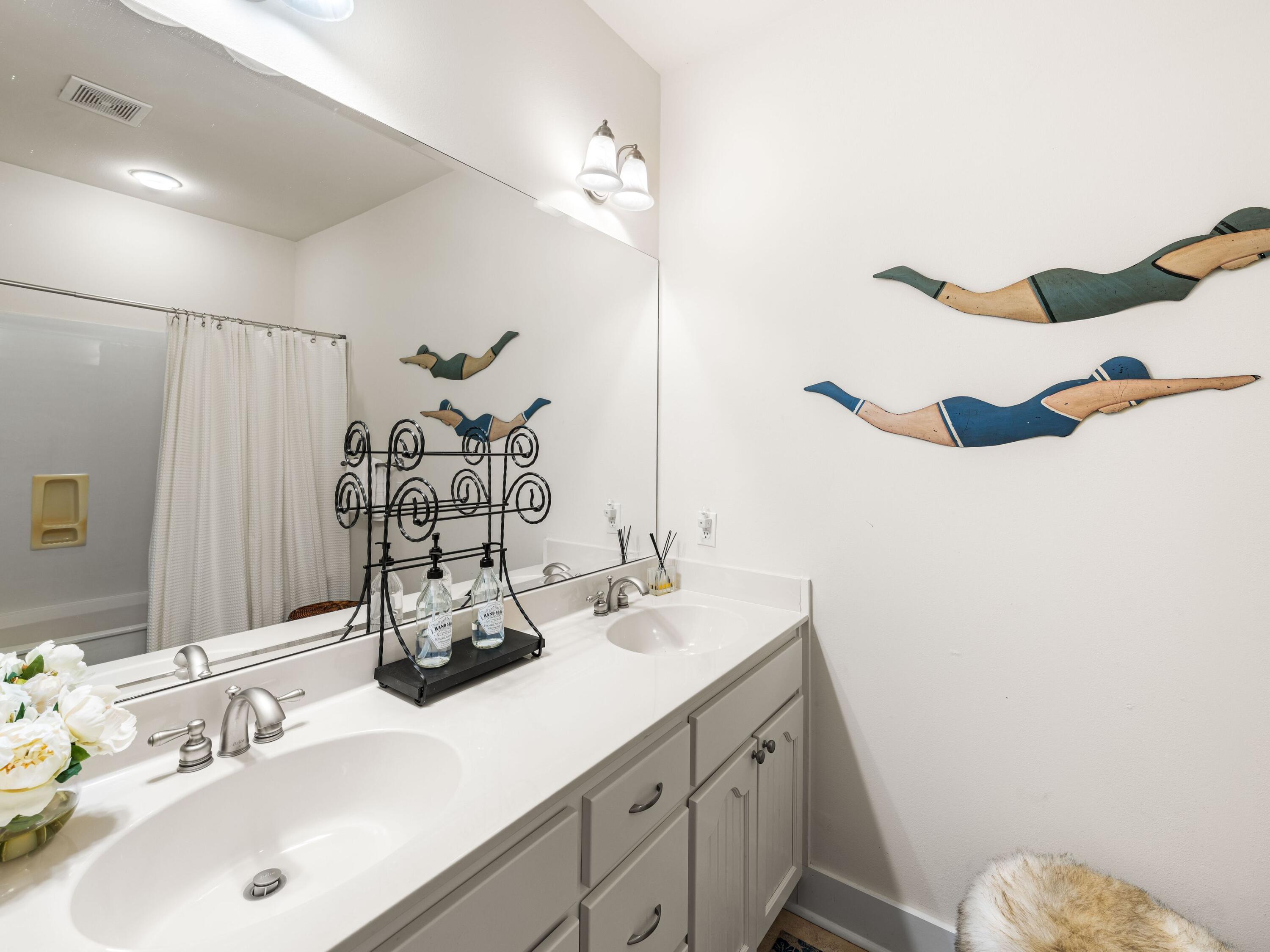 214 E Blue Crab Loop