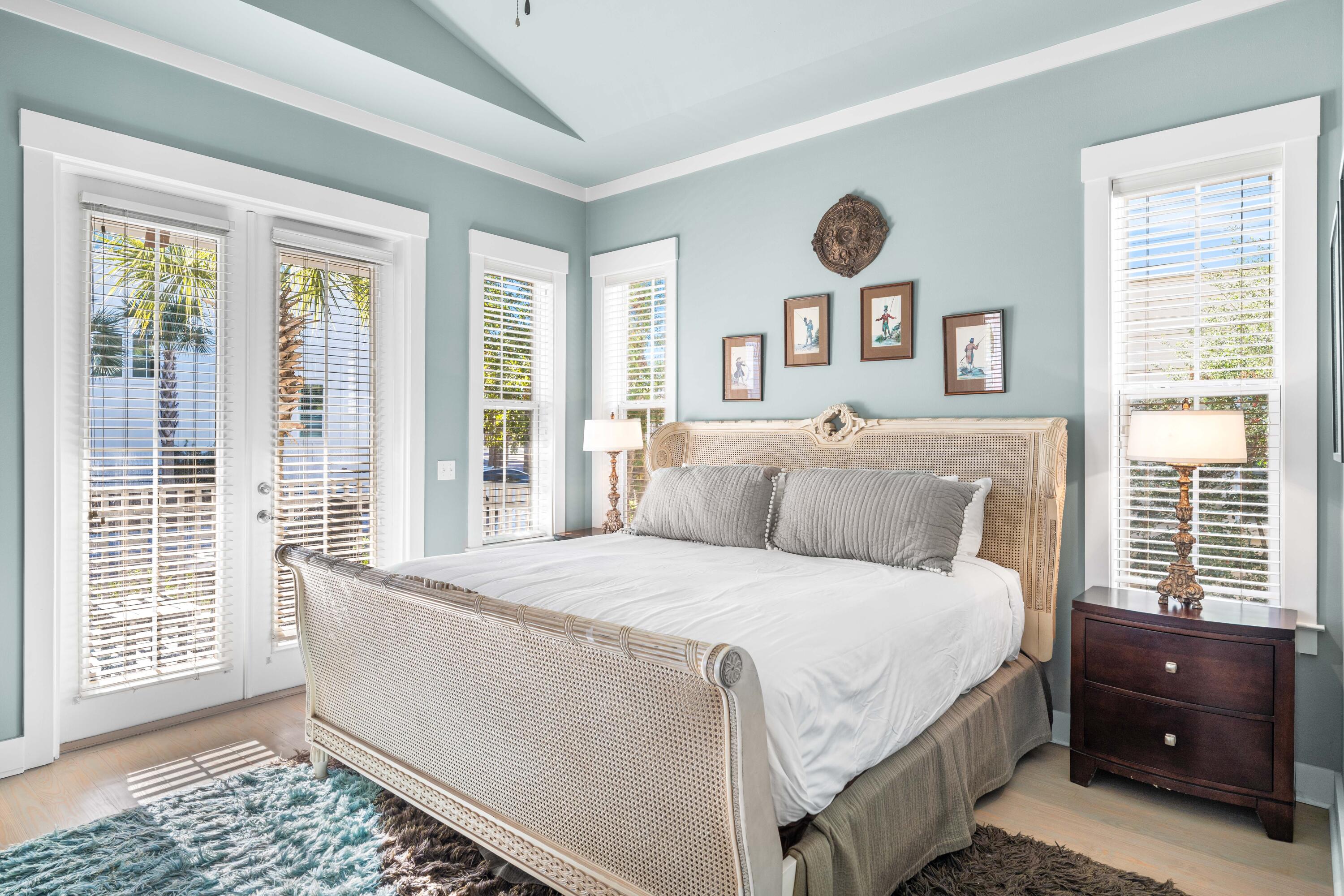 214 E Blue Crab Loop