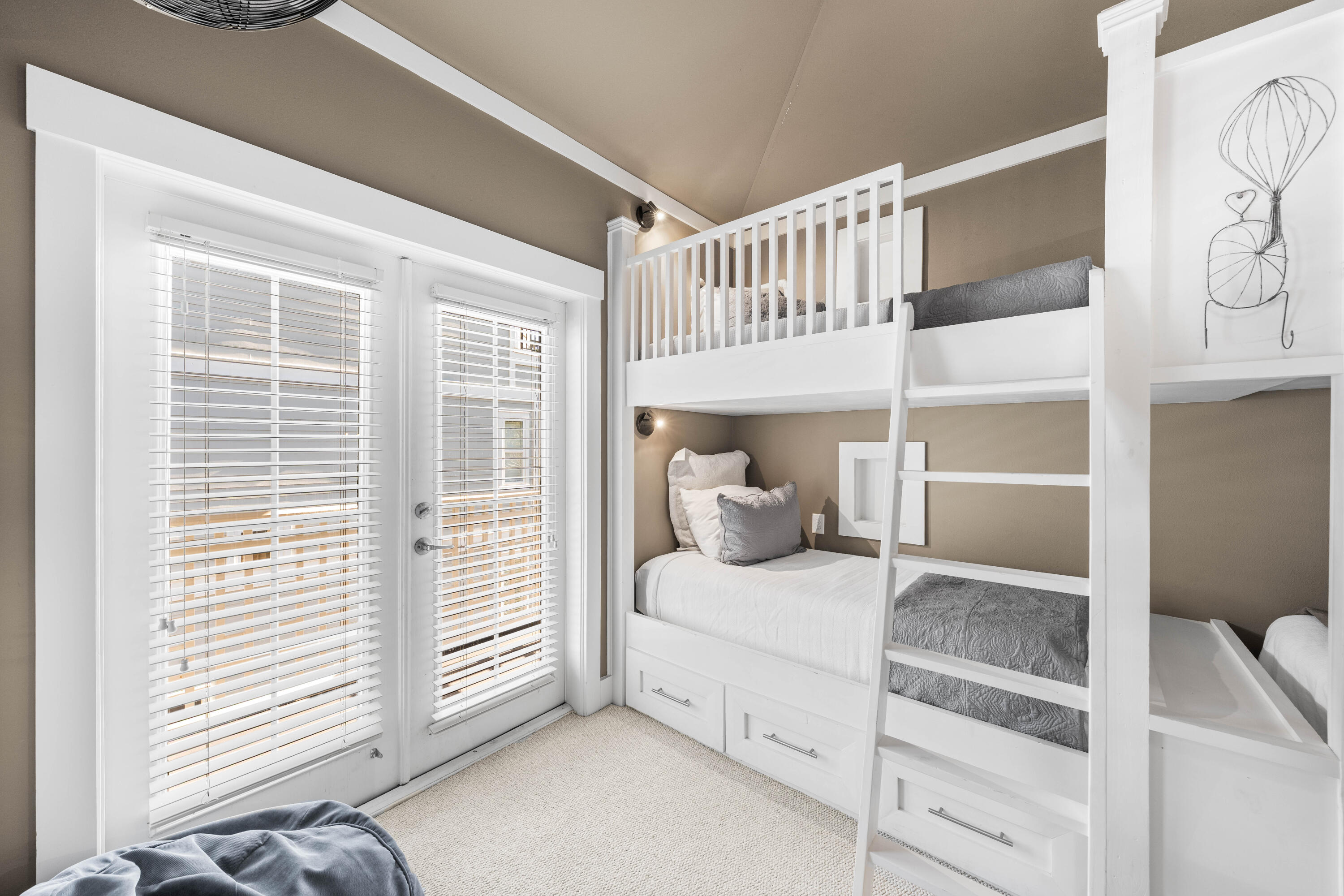 214 E Blue Crab Loop