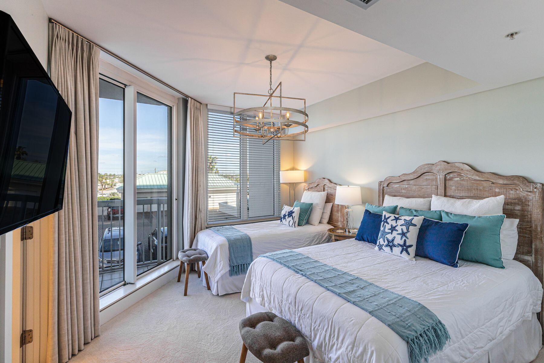 1050 E Highway 98 306E