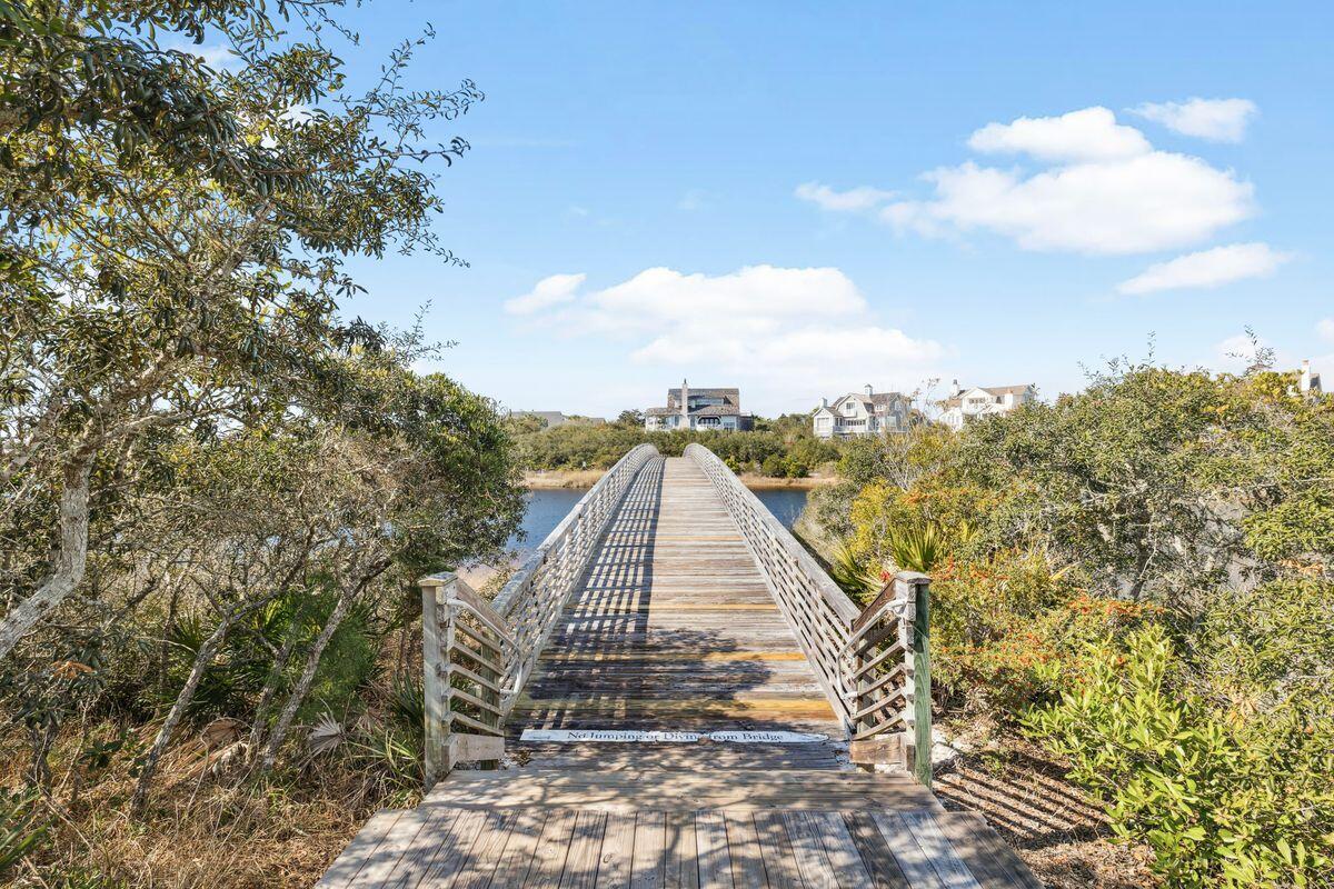 10 Creek Bridge Lane