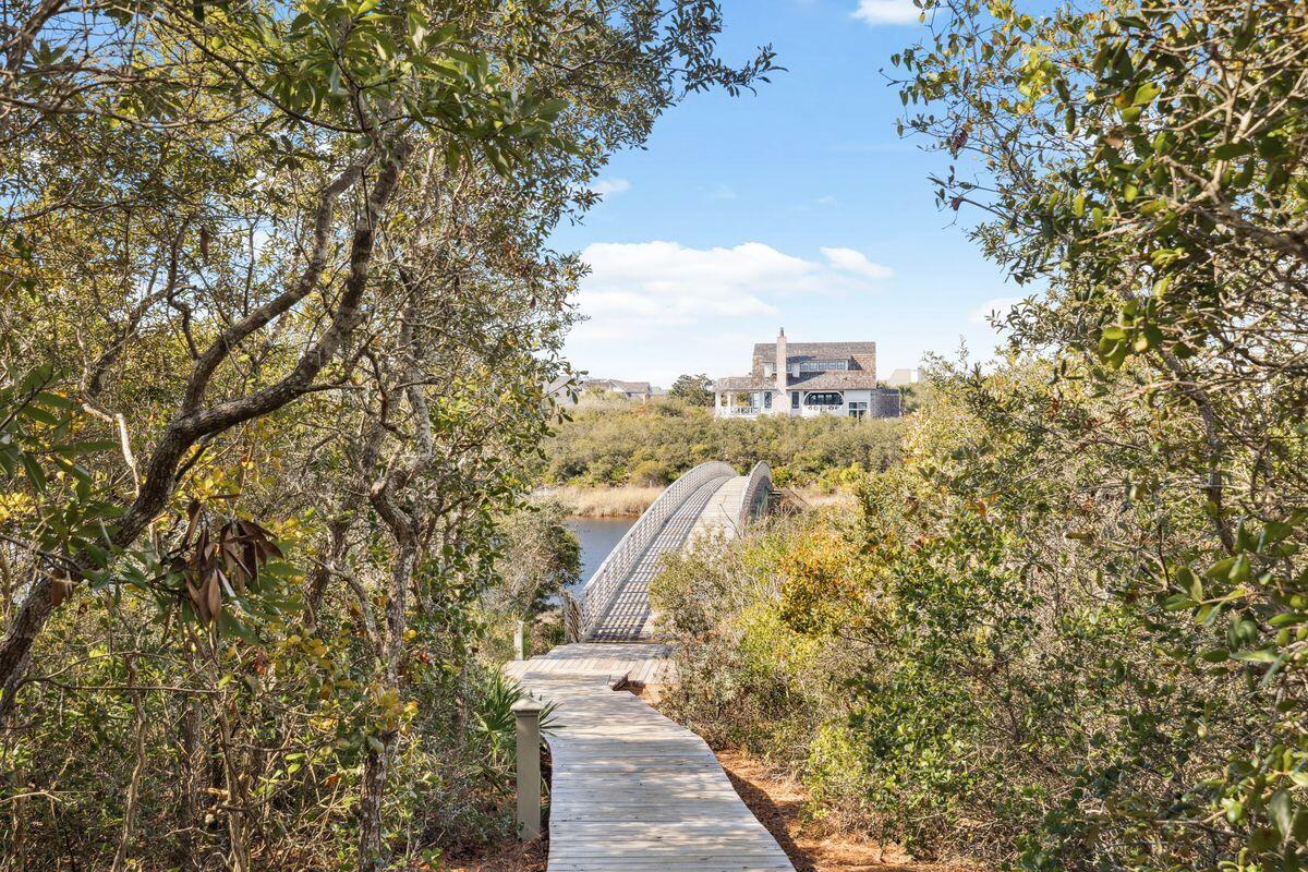 10 Creek Bridge Lane