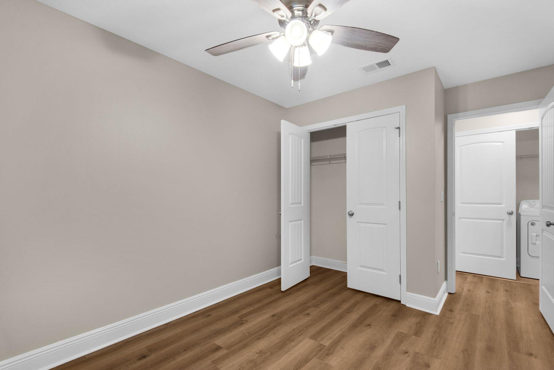 17 W Shady Oaks Lane UNIT C