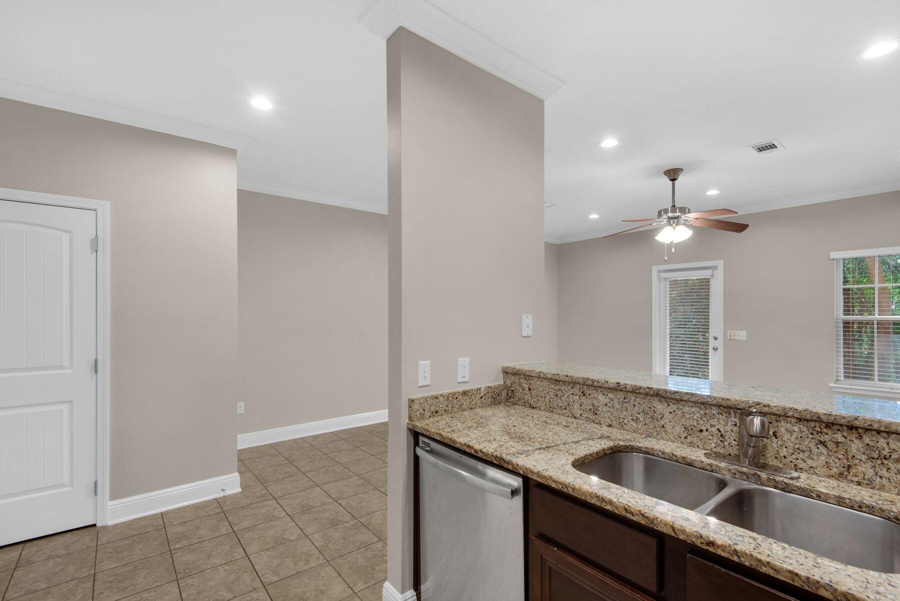 17 W Shady Oaks Lane UNIT C