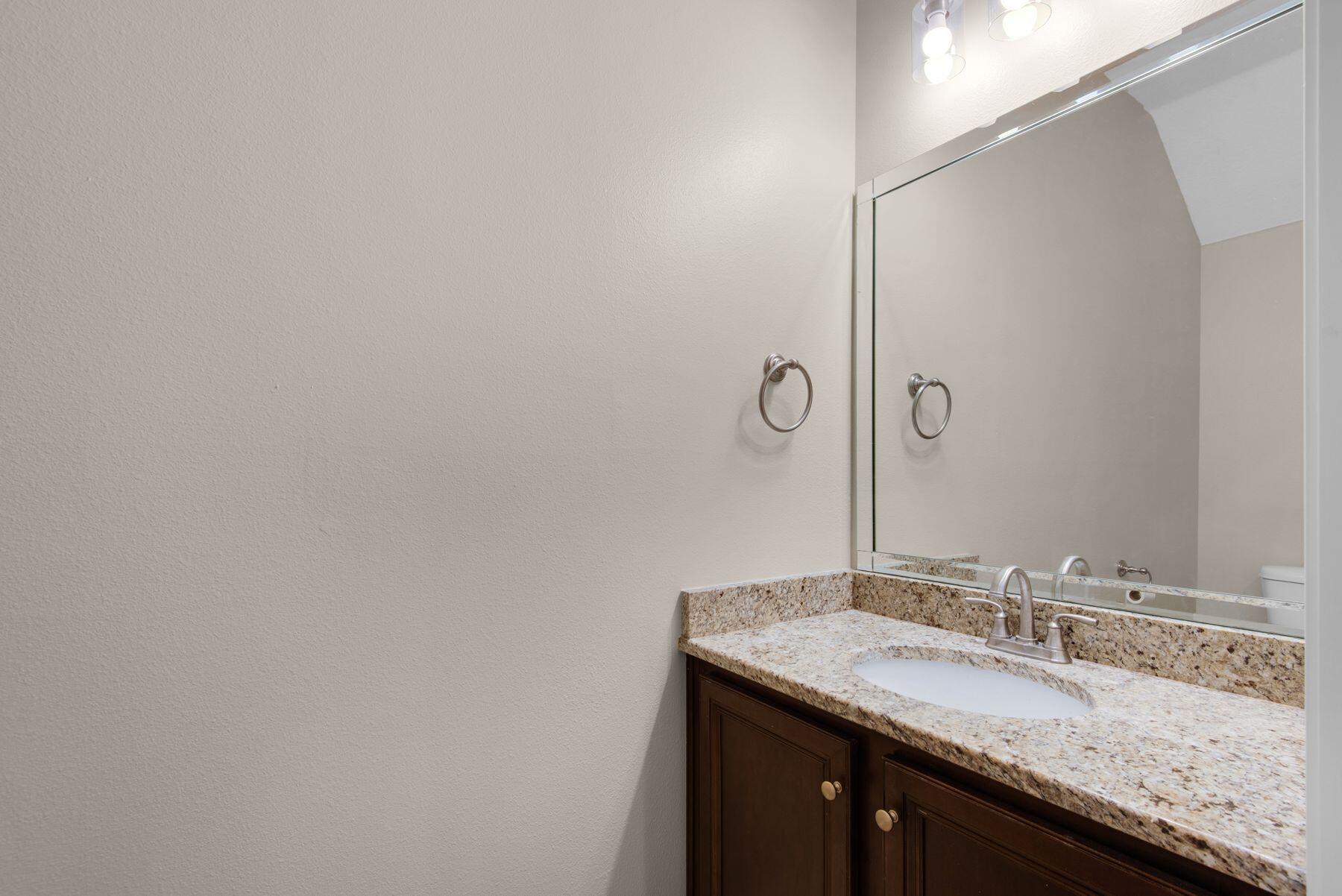 17 W Shady Oaks Lane UNIT C