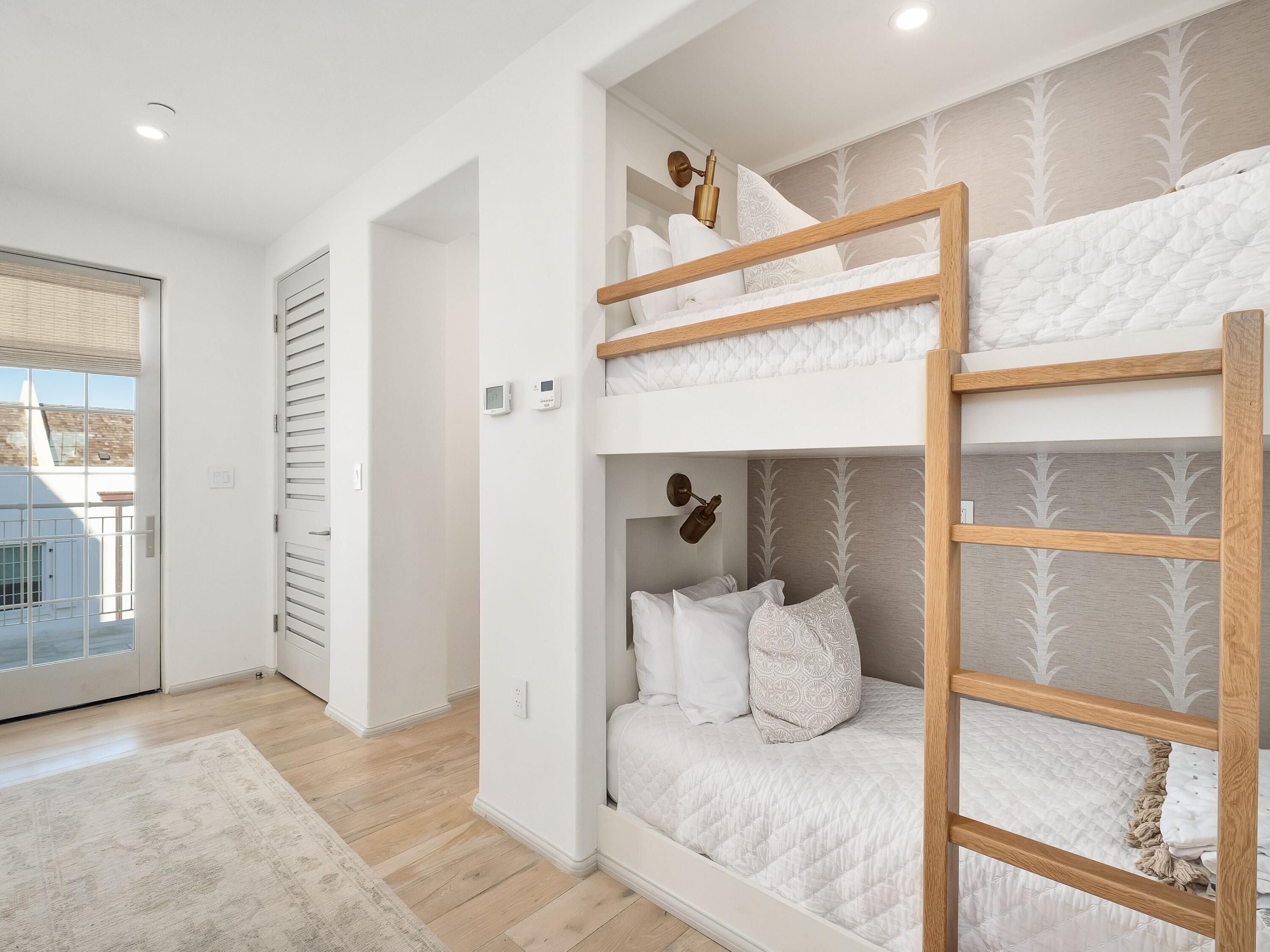 45 W Solaire Way 303